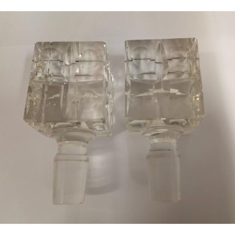 Coppia di decanter per whisky in cristallo con collare d'argento di Garrard & Co London, 1964 in vendita 2