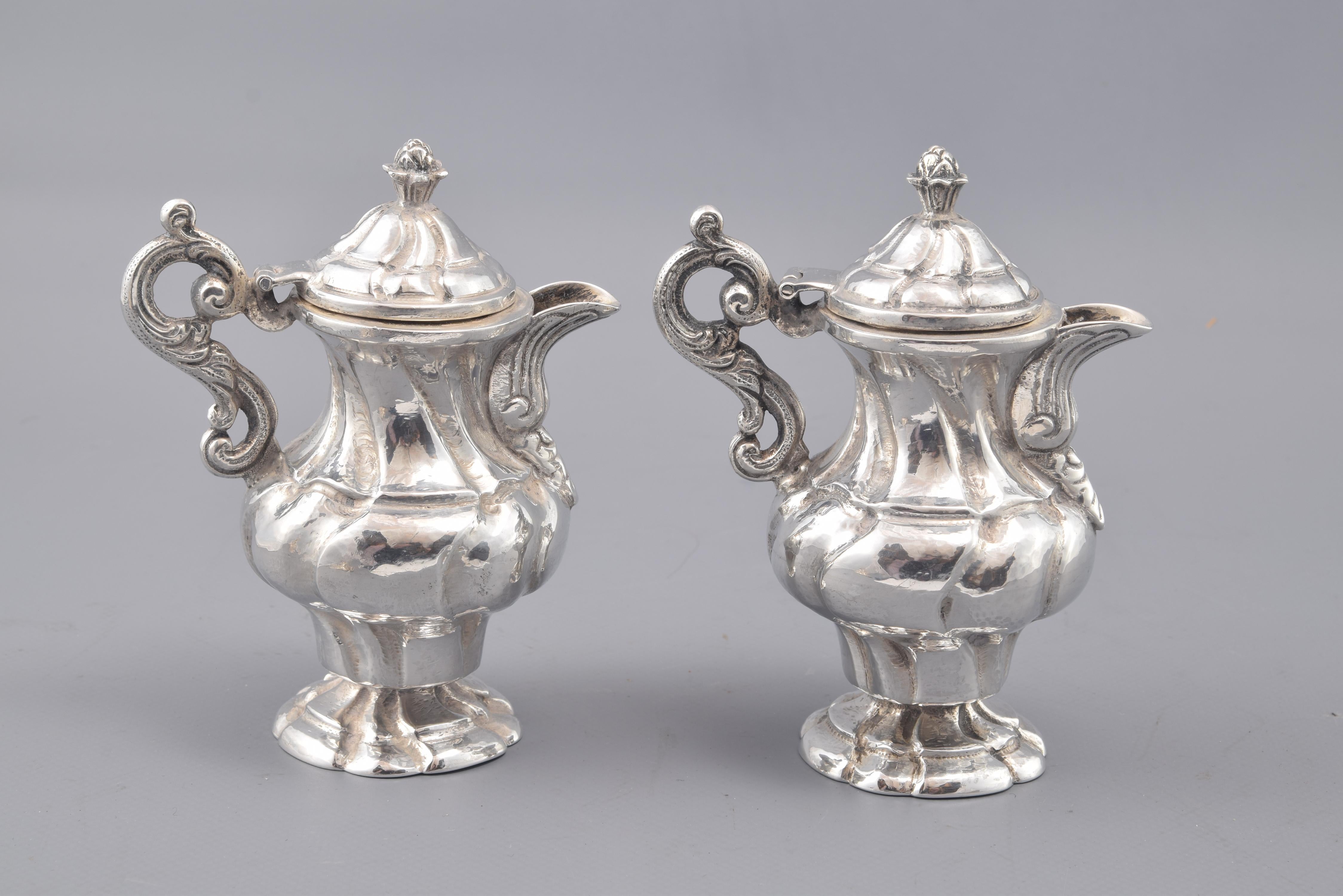 Pair of Silver Cruets, Late 18th Century In Good Condition In Madrid, ES