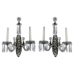 Paire de lampes murales en argent et verre taillé