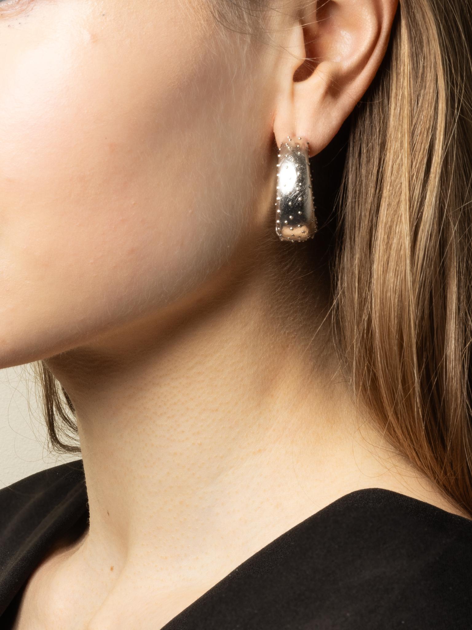 Pair of silver ear rings by Swedish designer Paula Pantolin. For Sale 5
