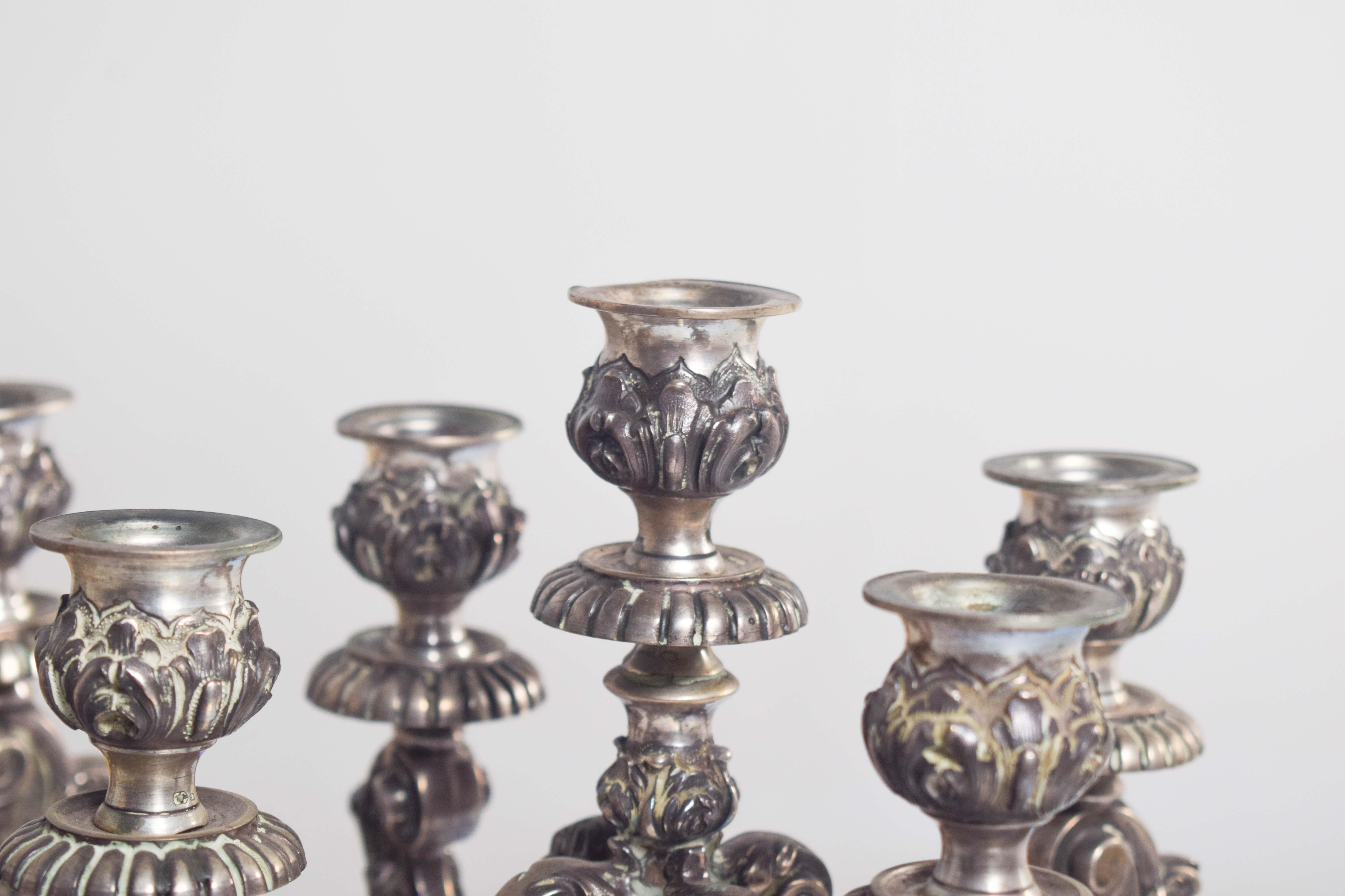 Portoghese Coppia di candelabri a cinque luci in argento in vendita
