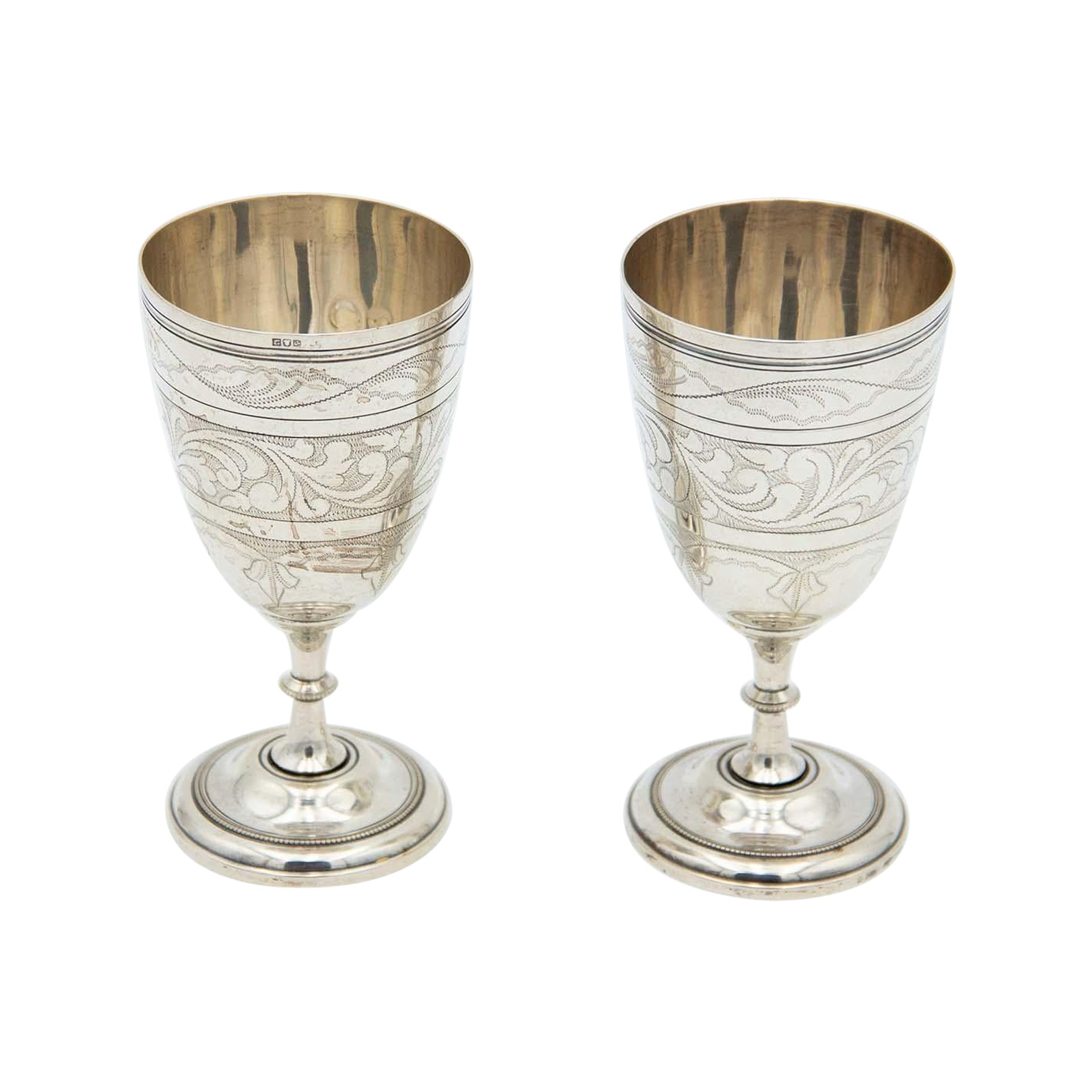 Pair of silver goblets in Arabic style im Angebot