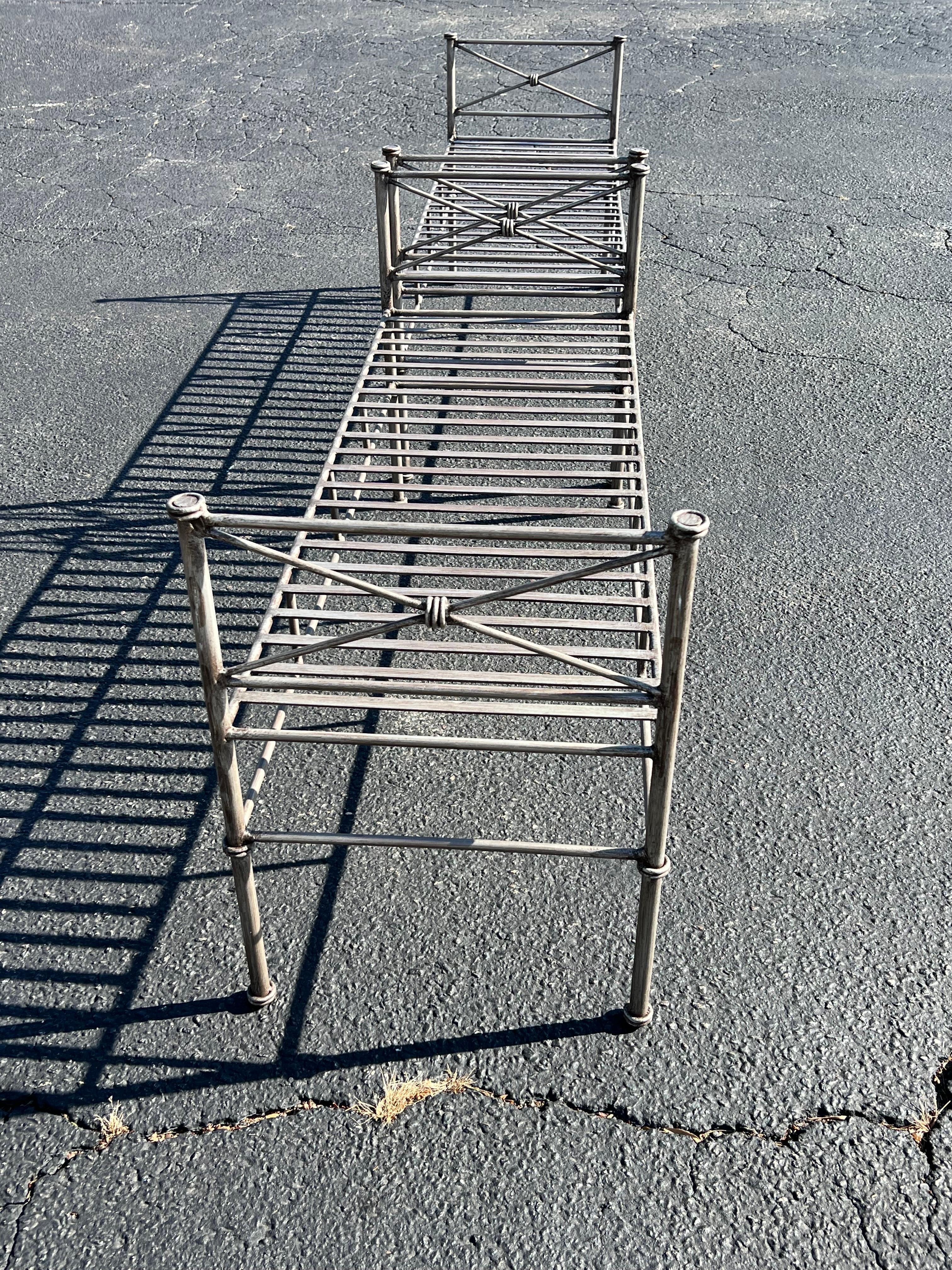 Paar silberne Eisenbänke oder -settees aus Silber im Angebot 14