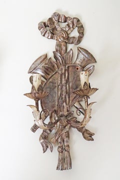 Ein Paar silberne Louis XIV-Wandleuchten aus Holz aus einem Jagdschlösschen