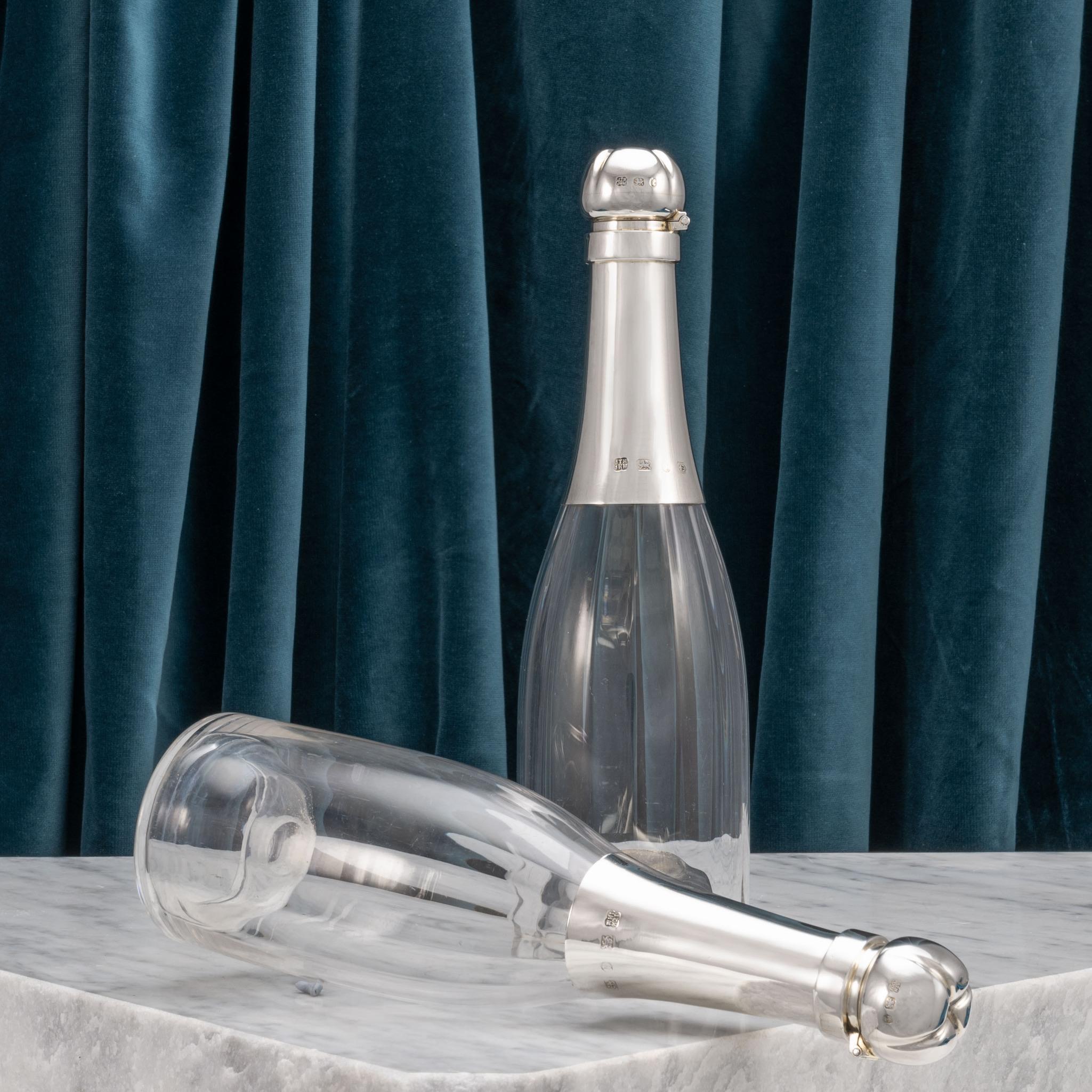 Argento 925 Coppia di decantatori per mezze bottiglie di champagne montati in argento, con marchio 1893. in vendita