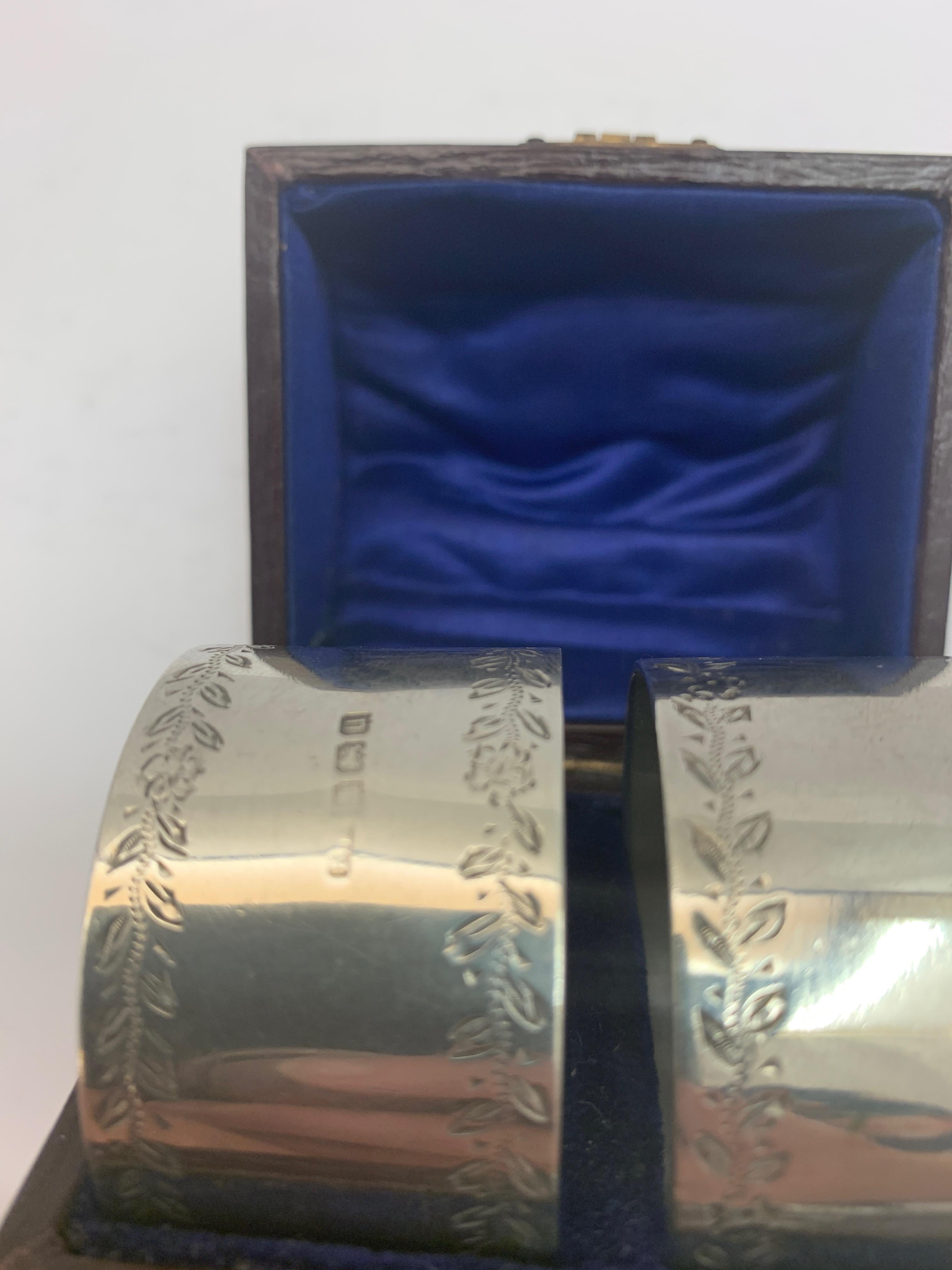 Early 20th Century Pair of Silver Napkin Rings Made in Birmingham in 1919 For Sale