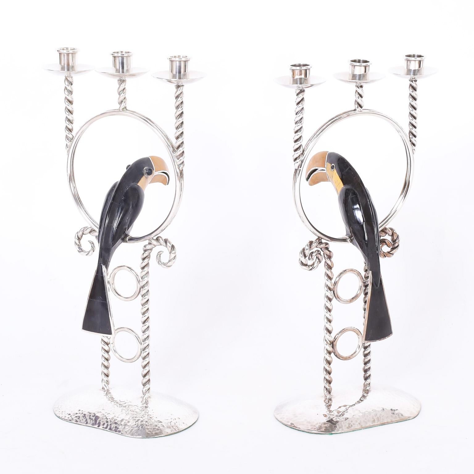 Mid-Century moderno Coppia di candelabri in argento e rame con tucani di Emilia Castillo in vendita