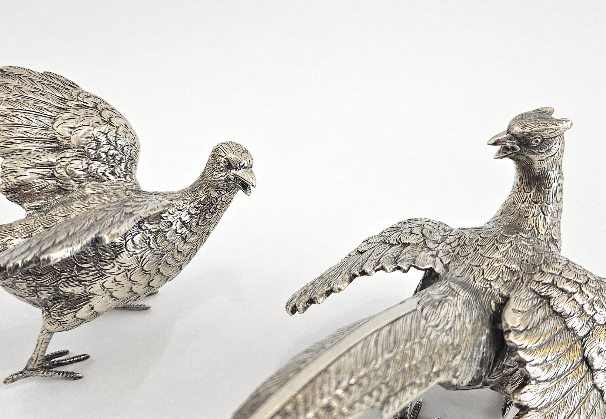 Coppia di sculture da tavolo con fagiani in argento, Europa, XX secolo in vendita 7