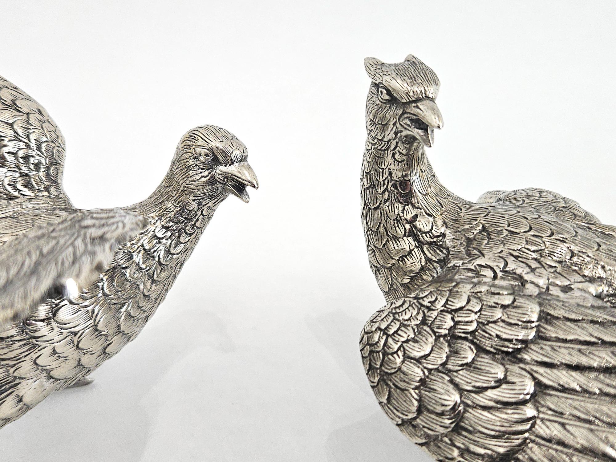Europeo Coppia di sculture da tavolo con fagiani in argento, Europa, XX secolo in vendita