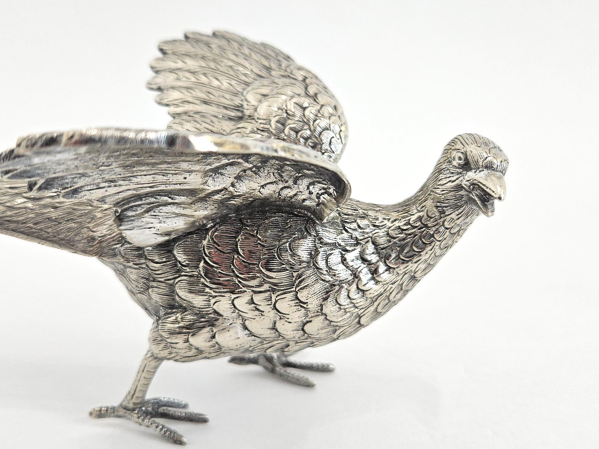 Coppia di sculture da tavolo con fagiani in argento, Europa, XX secolo in vendita 2