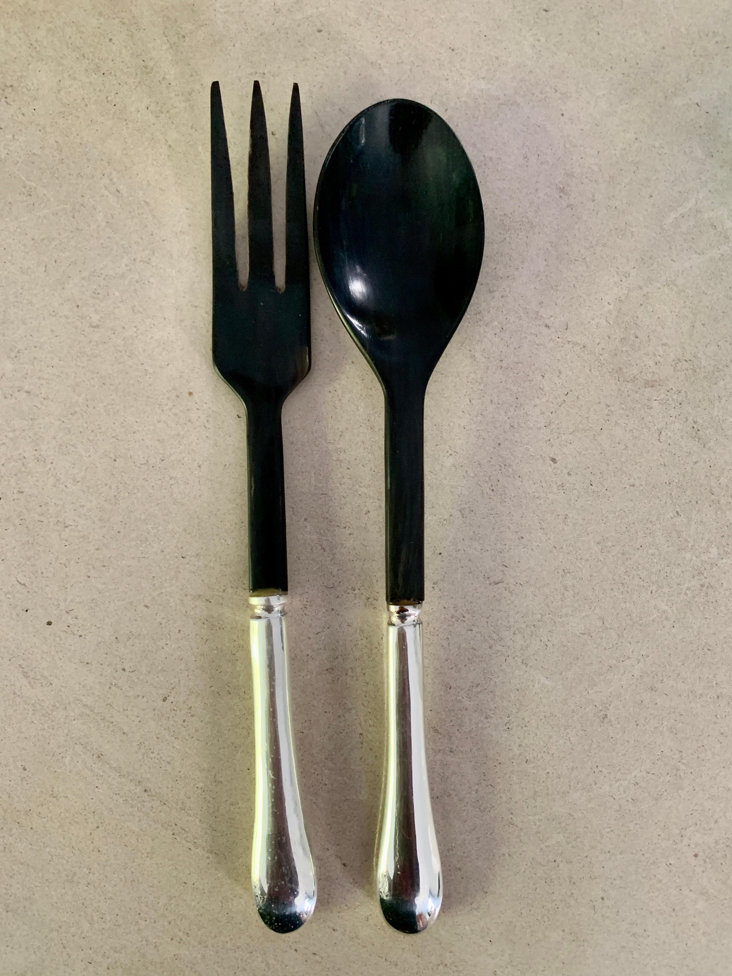 Pair of Silver Plate Salad Servers In Good Condition For Sale In Los Angeles, CA
