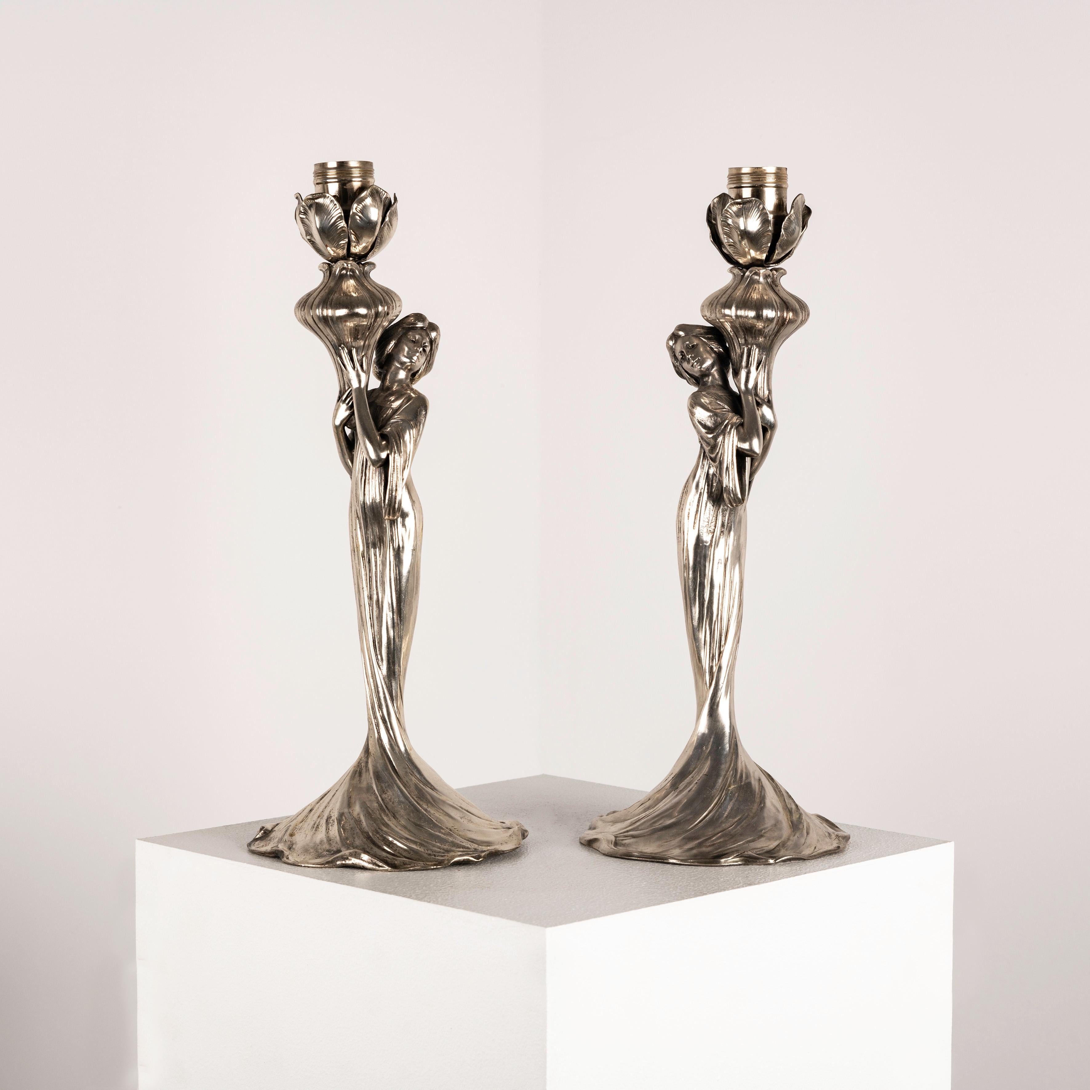 Pair of silver plated Art Nouveau table lamps by WMF In Good Condition For Sale In BARCELONA, ES