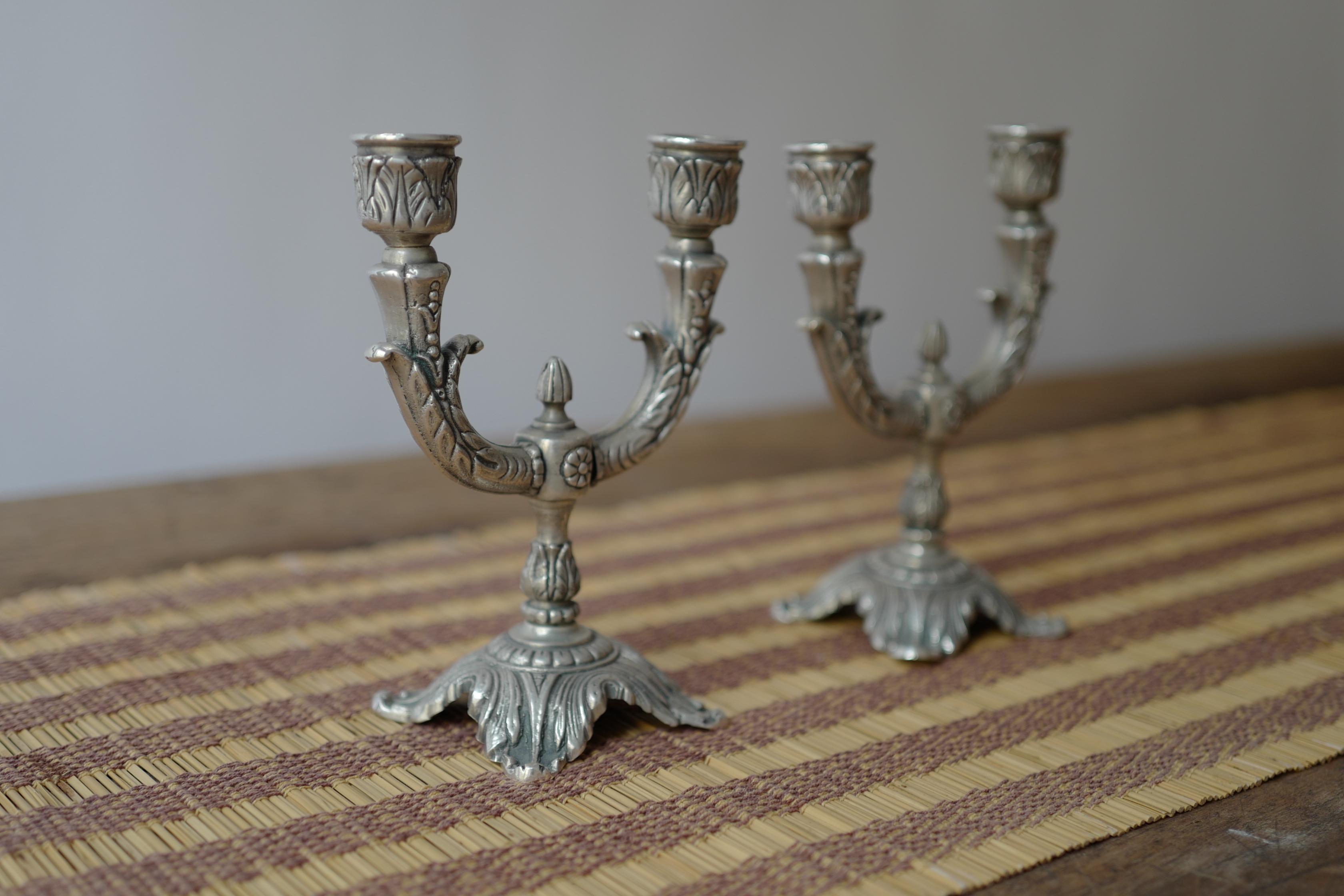 Pair of Silver Plated Bronze 19th Century French Candlesticks In Good Condition For Sale In Milano, IT