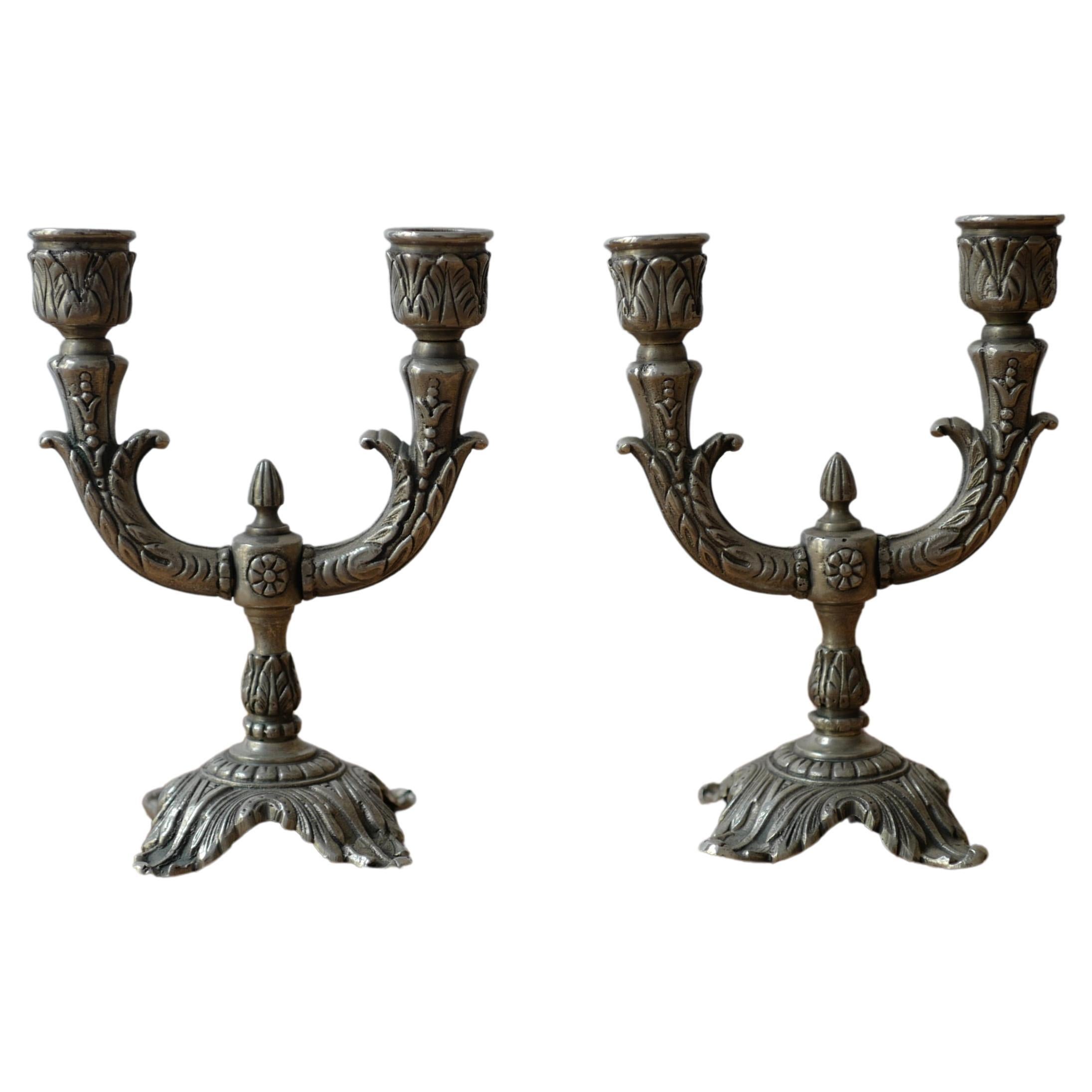 Französische versilberte Bronze-Kerzenständer des 19. Jahrhunderts mit handgefertigten Details