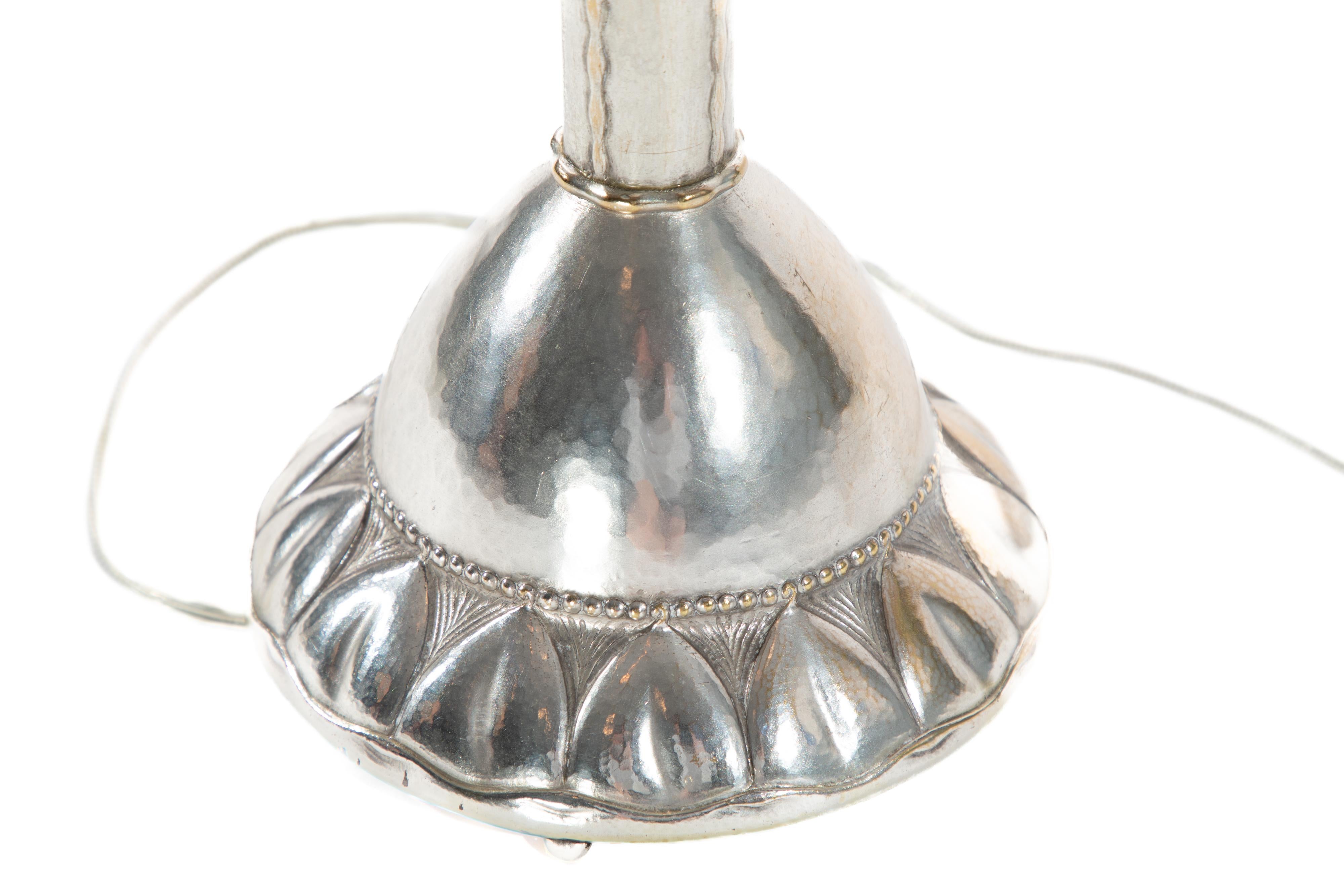 Argenté Paire de lampes de table à chandelier en métal argenté, allemandes en vente
