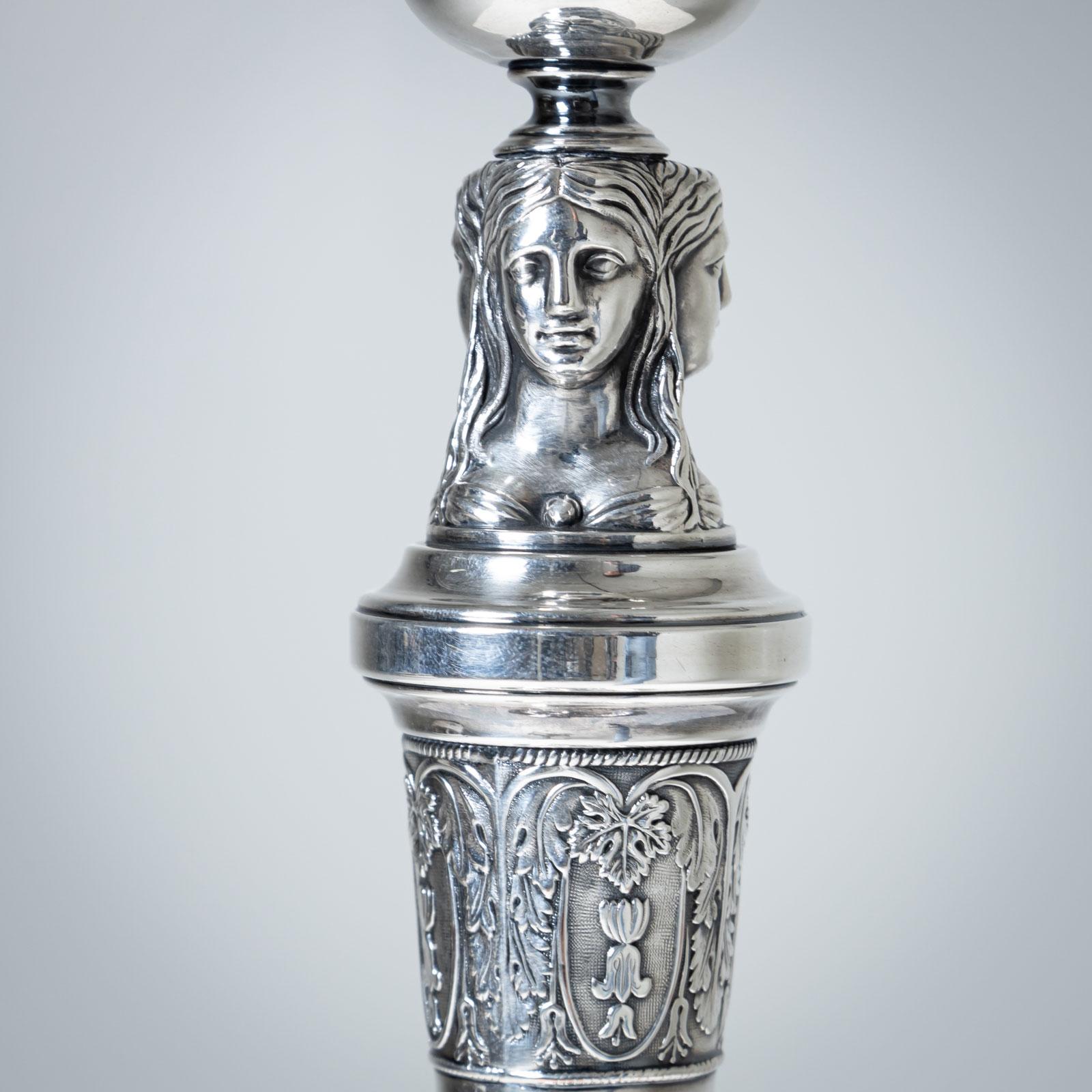 Francese Coppia di candelabri in argento, probabilmente del XIX secolo in vendita