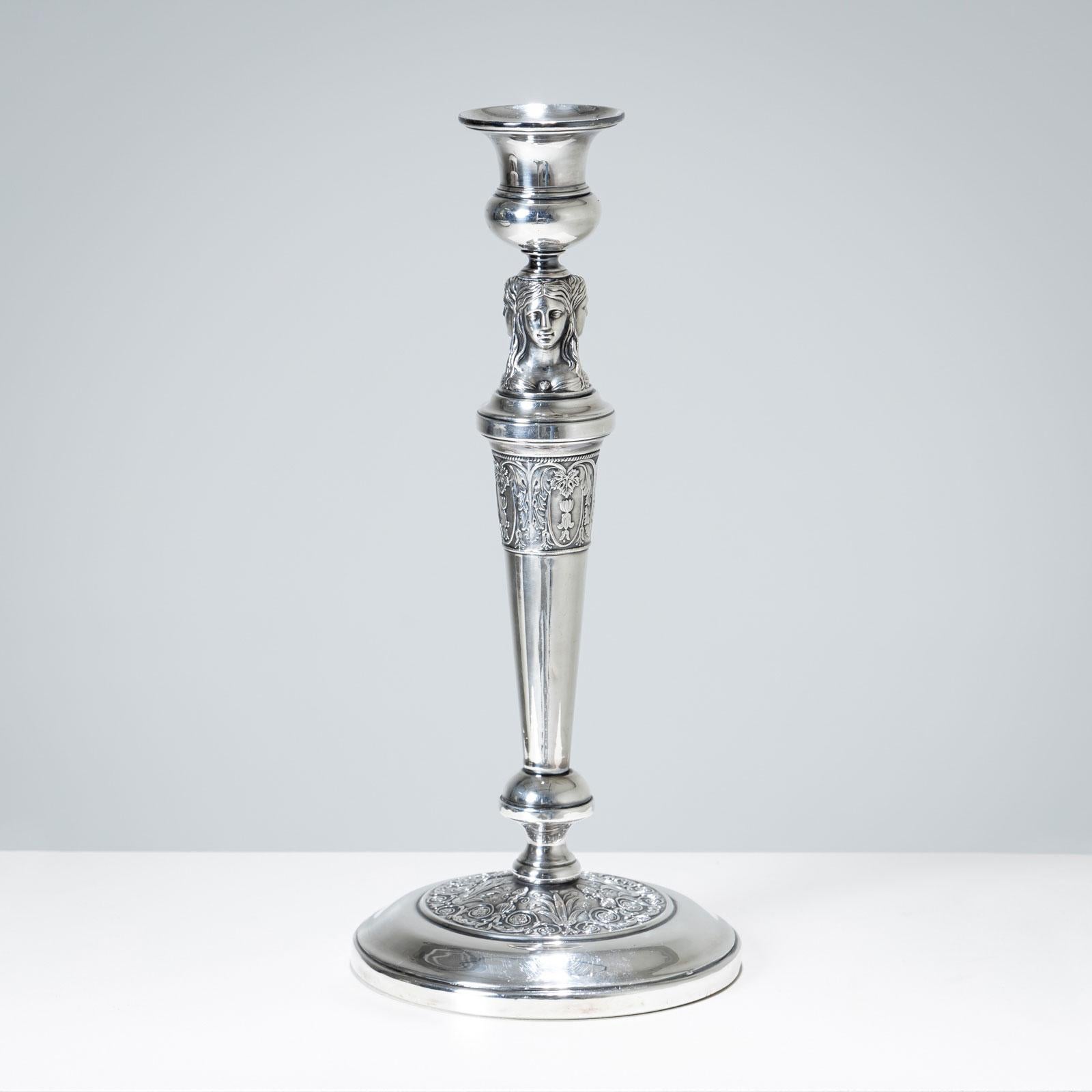 Placcato Coppia di candelabri in argento, probabilmente del XIX secolo in vendita