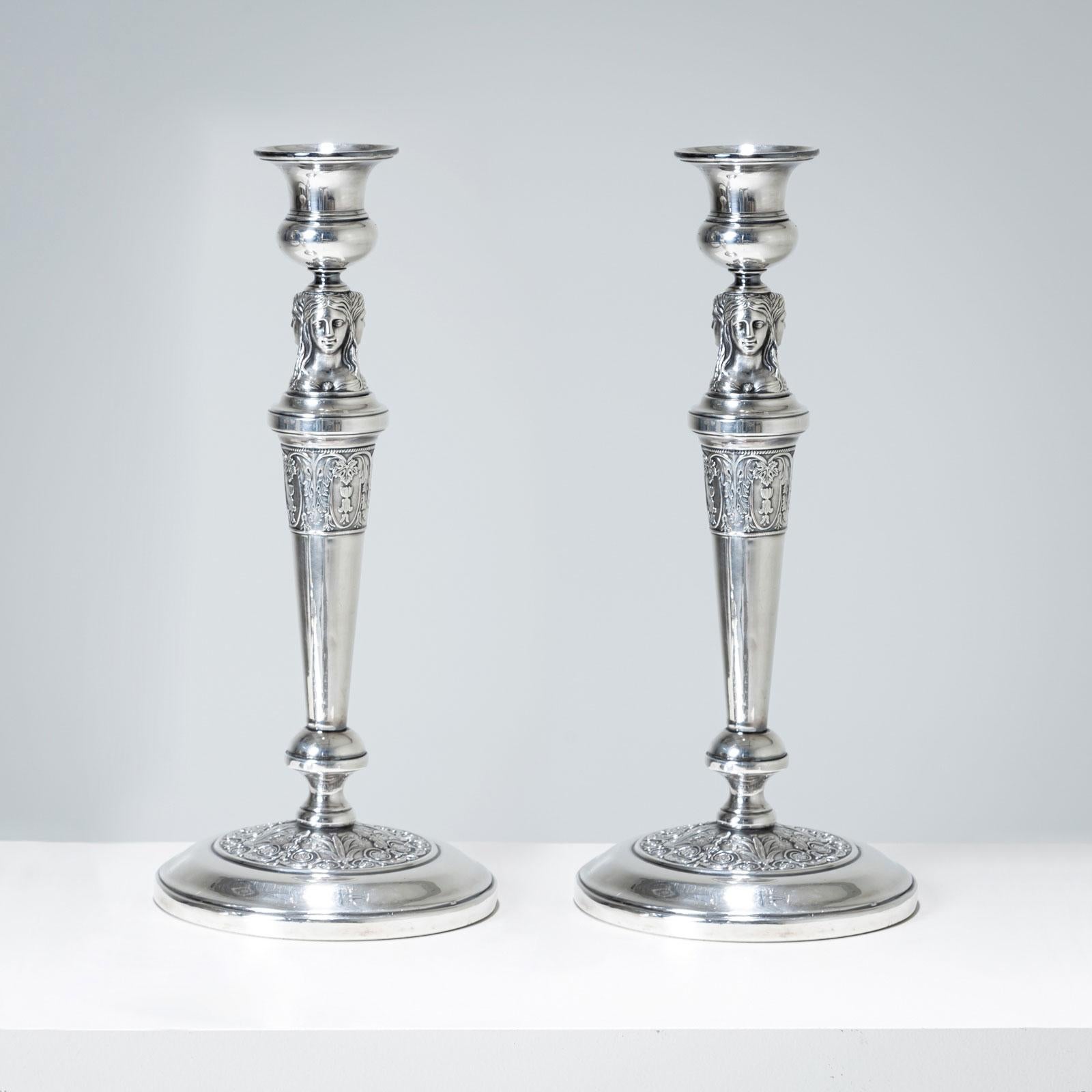 Coppia di candelabri in argento, probabilmente del XIX secolo In condizioni buone in vendita a Greding, DE