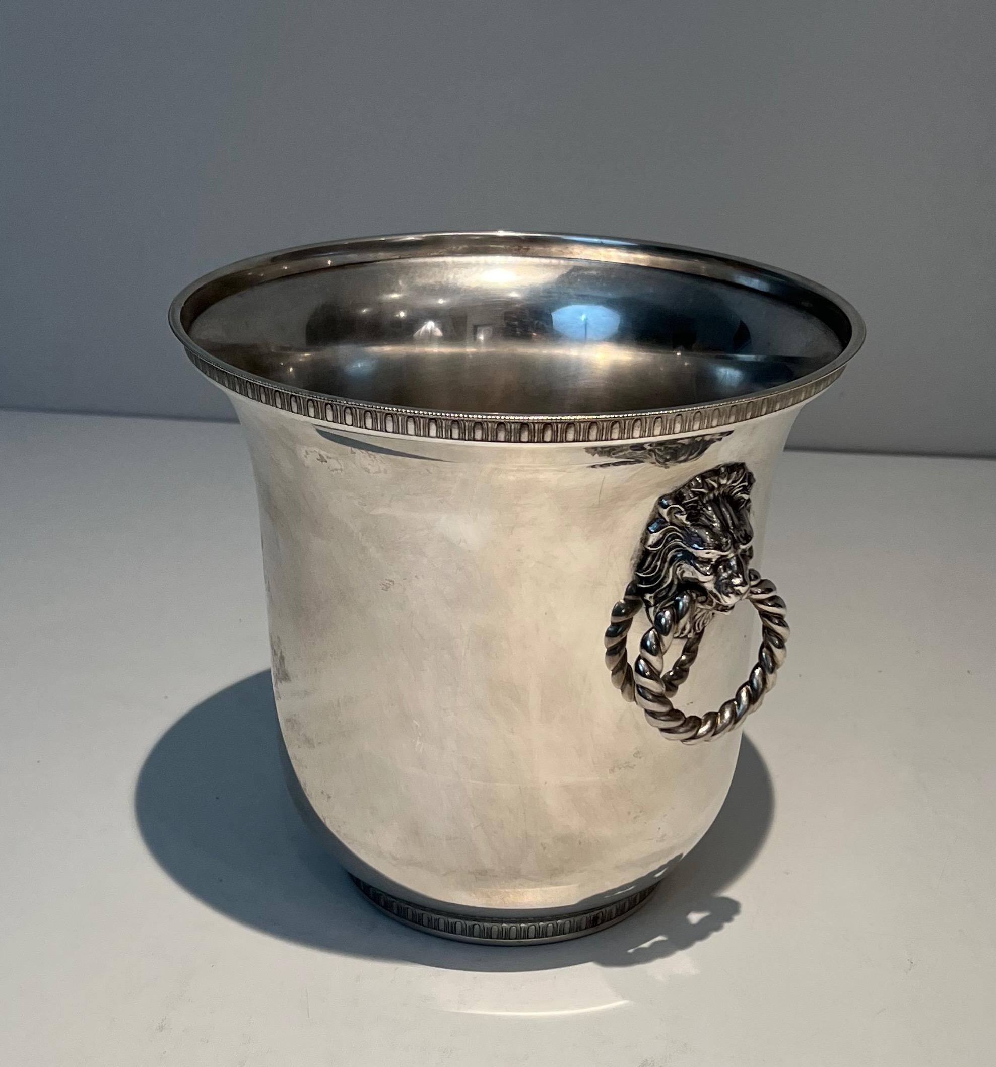 Pair of silver plated champagne buckets ornated on the handles with lion faces.  For Sale 10