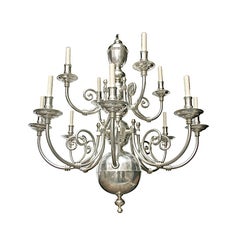 Coppia di lampadari placcati d'argento