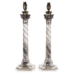 Paar versilberte edwardianische Tischlampen