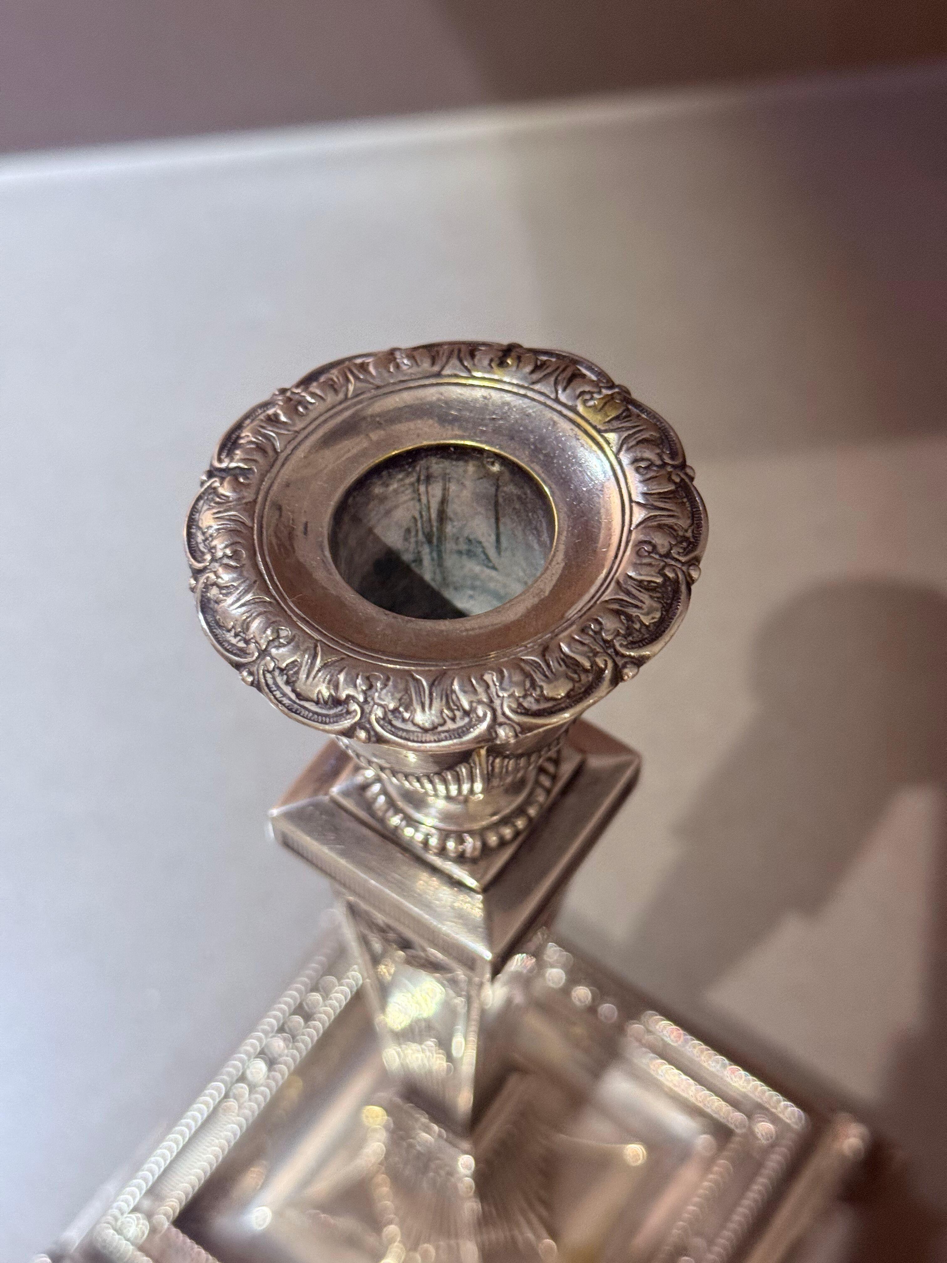 Coppia di candelieri scanalati placcati in argento, arredamento da tavolo vintage neoclassico Home in vendita 6