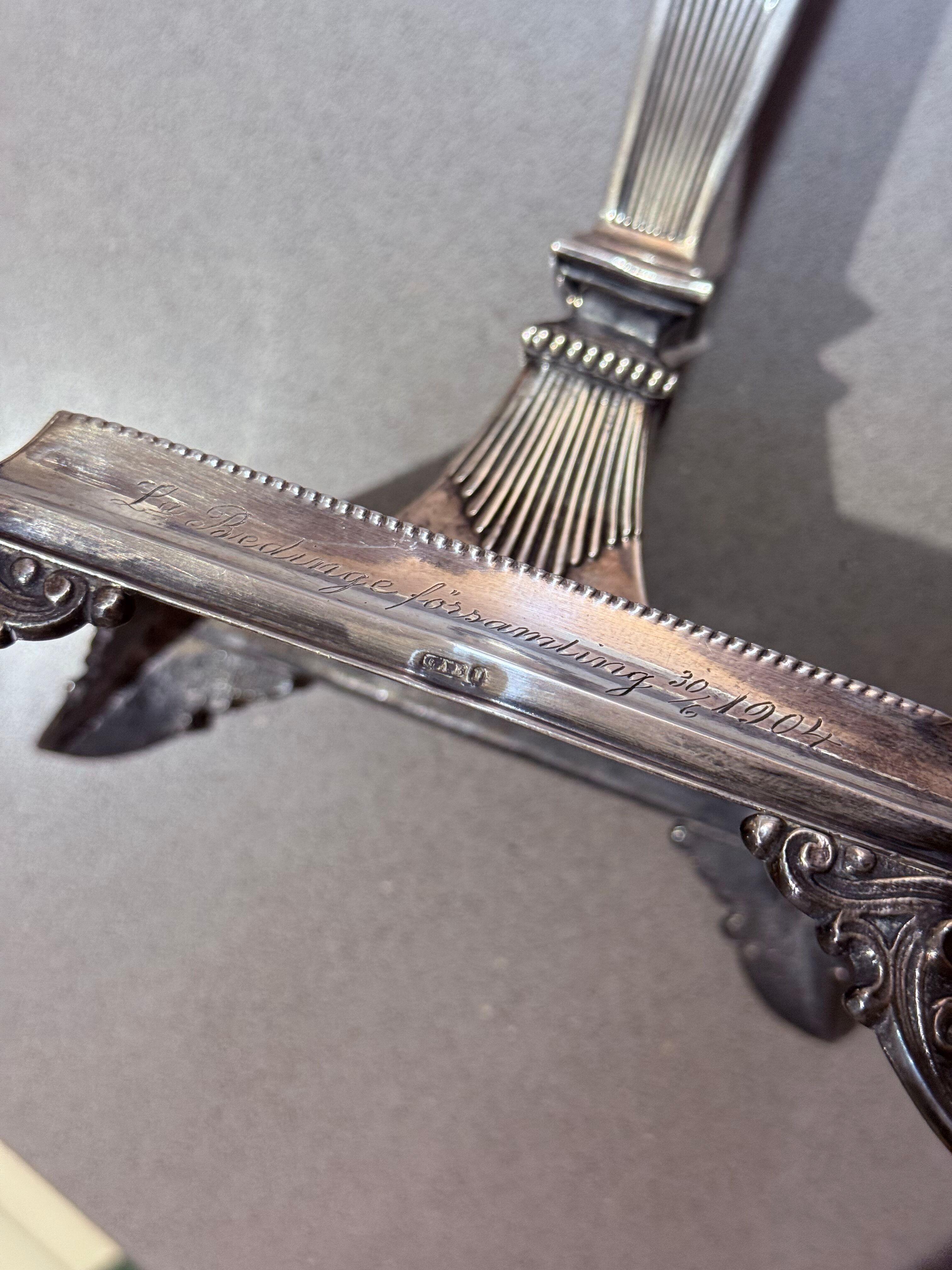 Coppia di candelieri scanalati placcati in argento, arredamento da tavolo vintage neoclassico Home in vendita 9