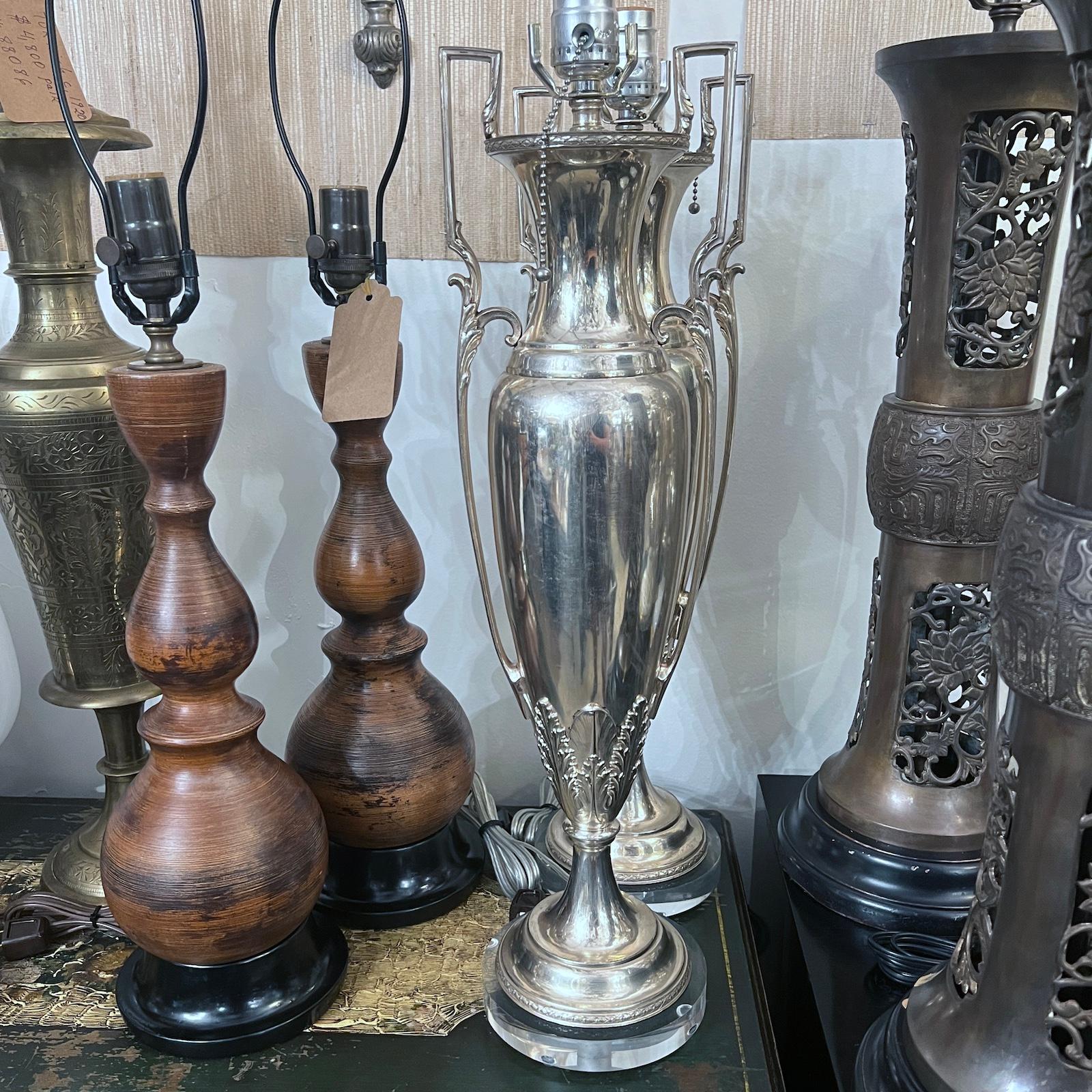 Coppia di lampade placcate in argento in vendita 4