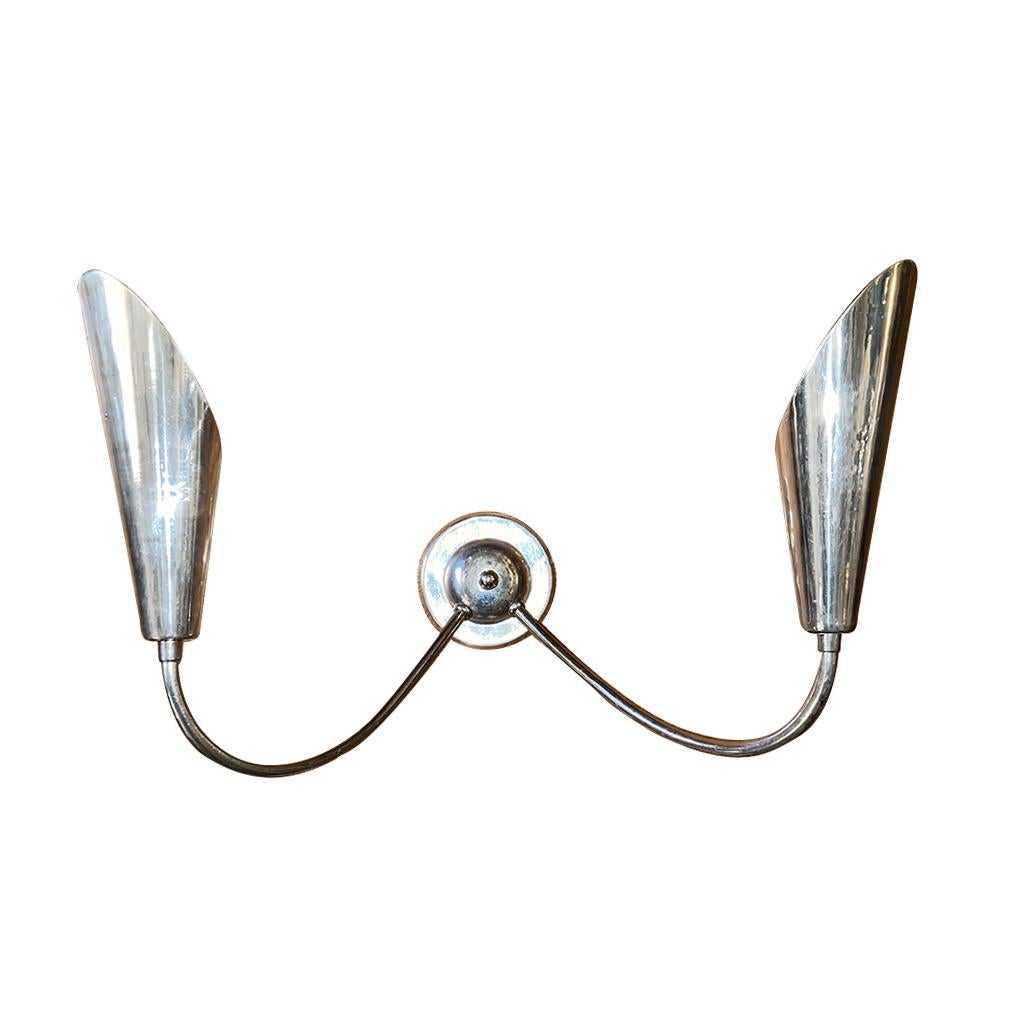 Coppia di appliques italiane placcate in argento degli anni '60 circa.
Misure:
Altezza 11