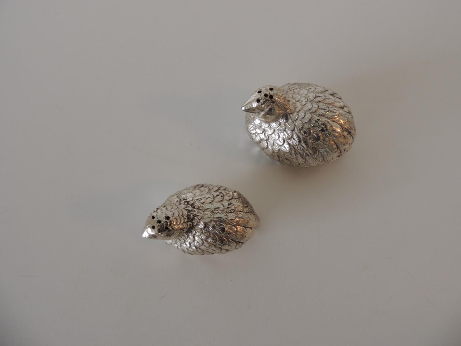 Pair of silver plated quails salt and pepper metal shakers
Sizes: 
Large: 3.5