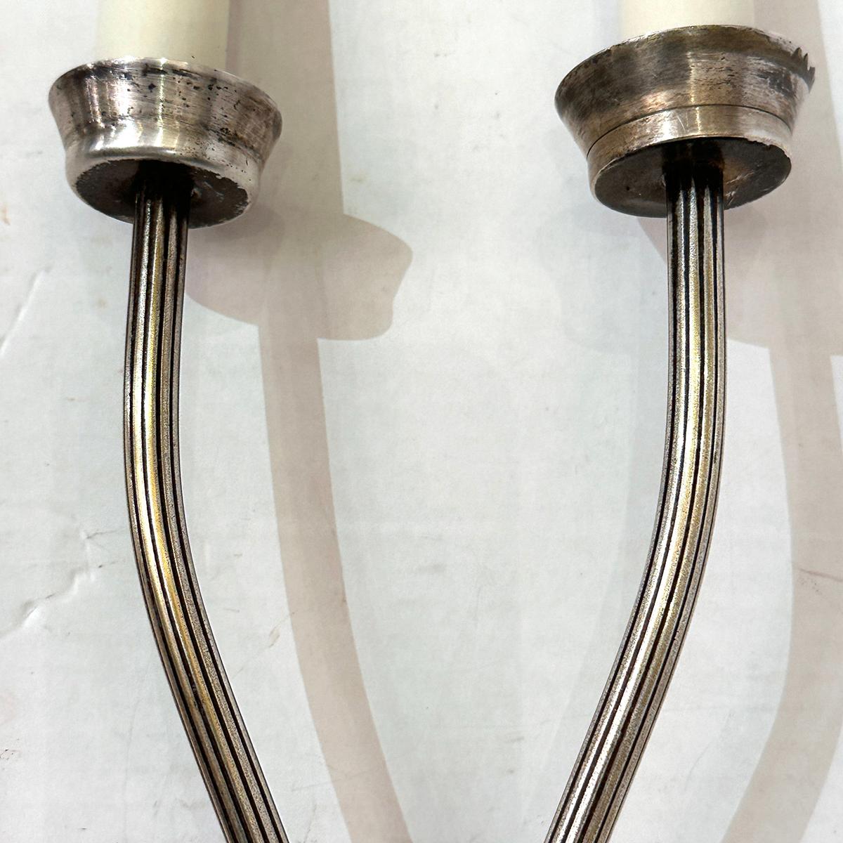 Italiano Coppia di lampade da sole placcate in argento in vendita