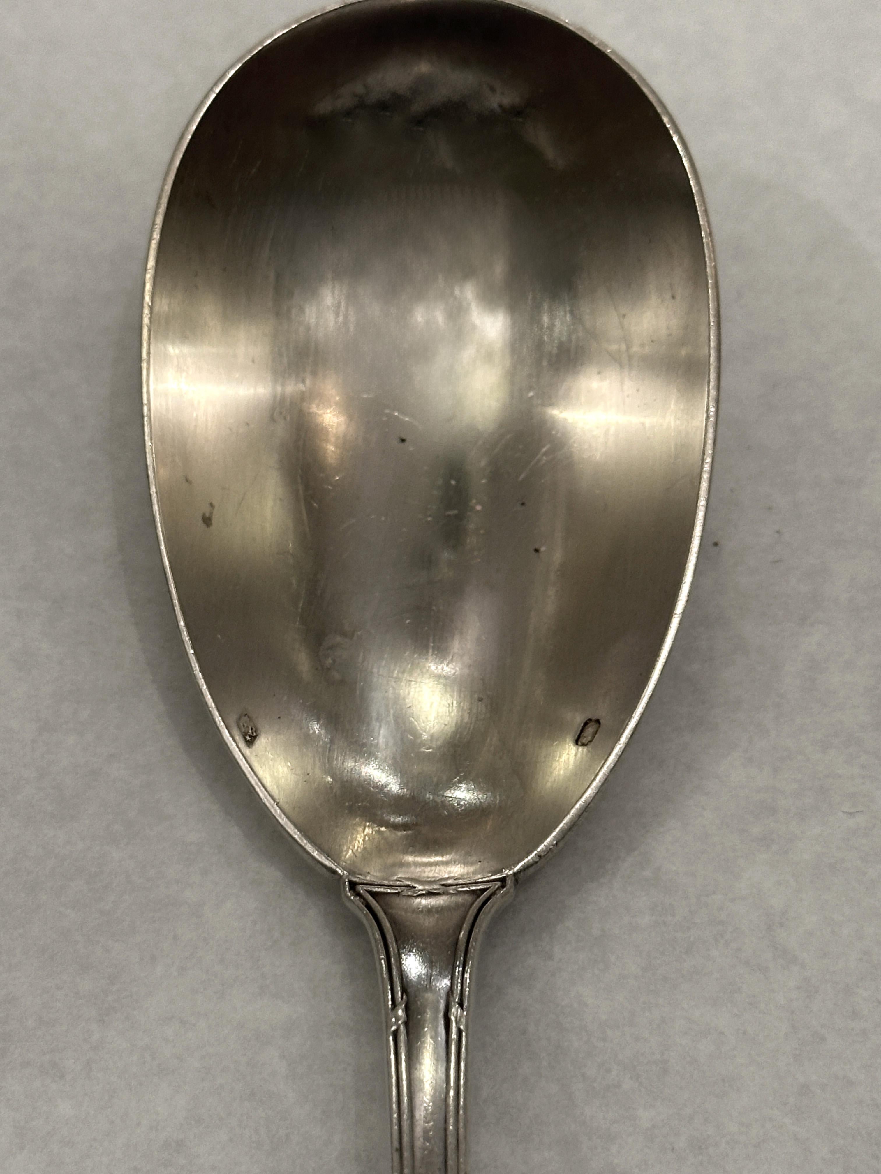 Coppia di servitori da insalata in argento - Victor Boivin, Parigi, fine XIX secolo in vendita 1