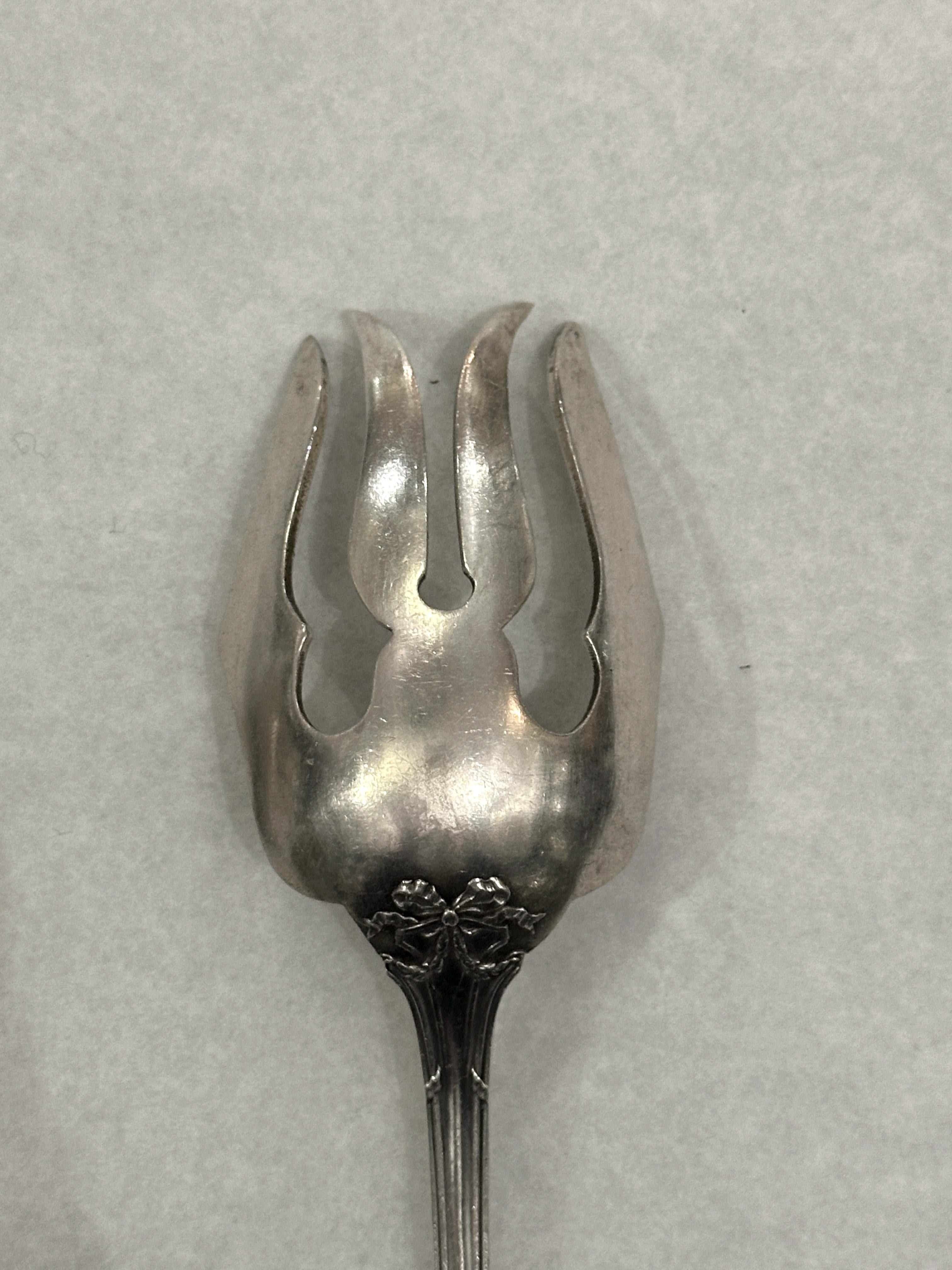 Coppia di servitori da insalata in argento - Victor Boivin, Parigi, fine XIX secolo in vendita 2