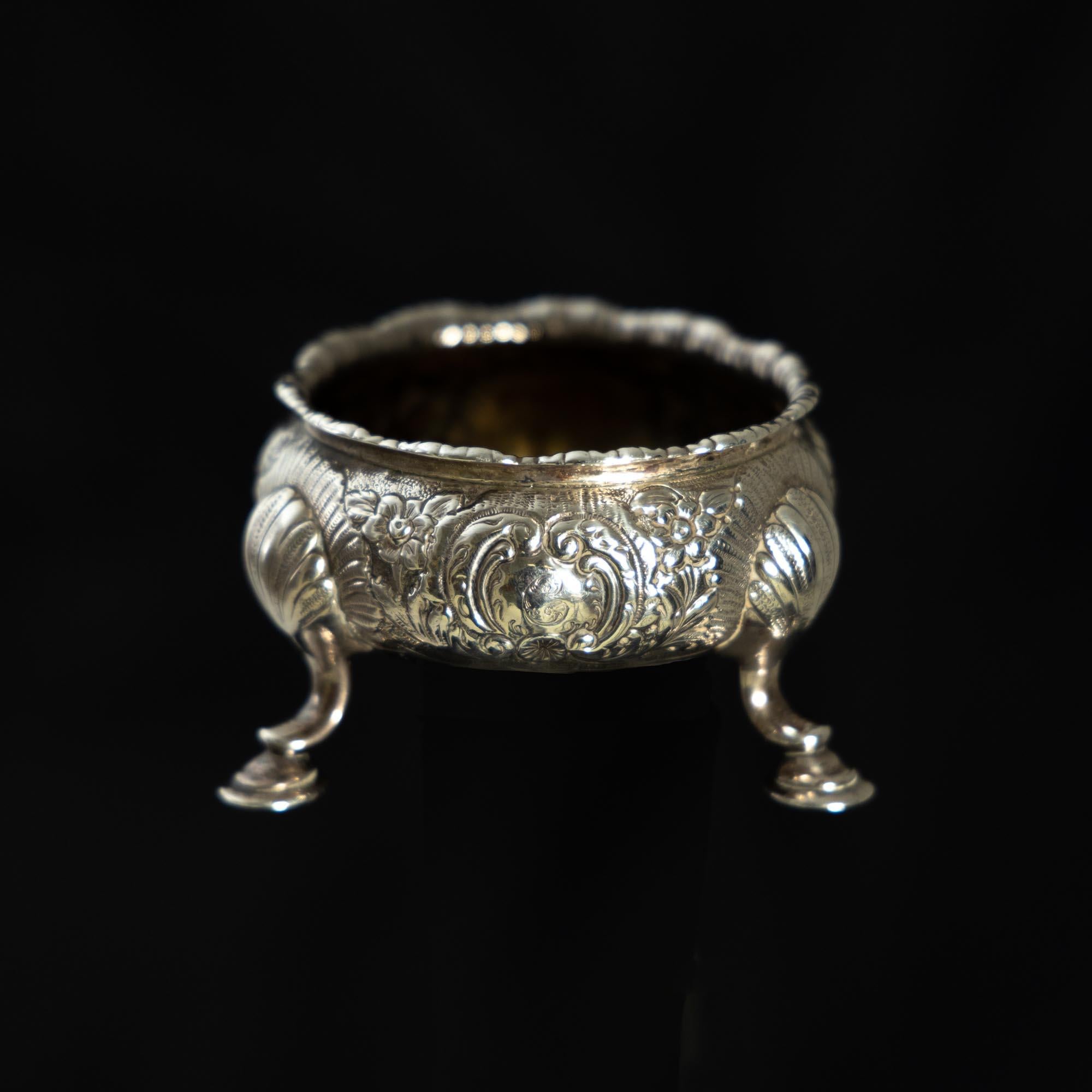 Pair of Silver Saliers, London, Mid-18th Century For Sale 4