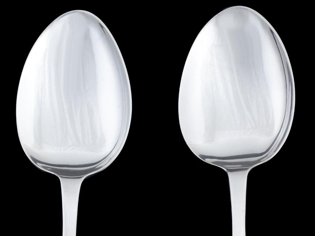 Femenino o masculino Pareja de cucharas de servir de plata en venta