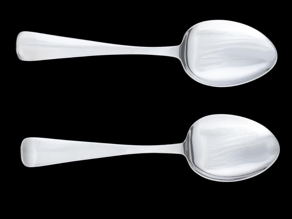 Pareja de cucharas de servir de plata en venta 2