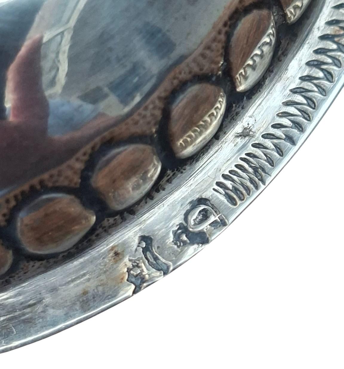 Paar Gewürzkannen aus Silber - Mathieu Guillaume, Lüttich, CIRCA 1785-1790 im Angebot 5