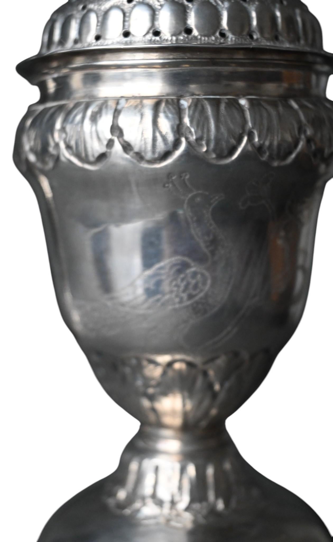 Paar Gewürzkannen aus Silber - Mathieu Guillaume, Lüttich, CIRCA 1785-1790 (Belgisch) im Angebot