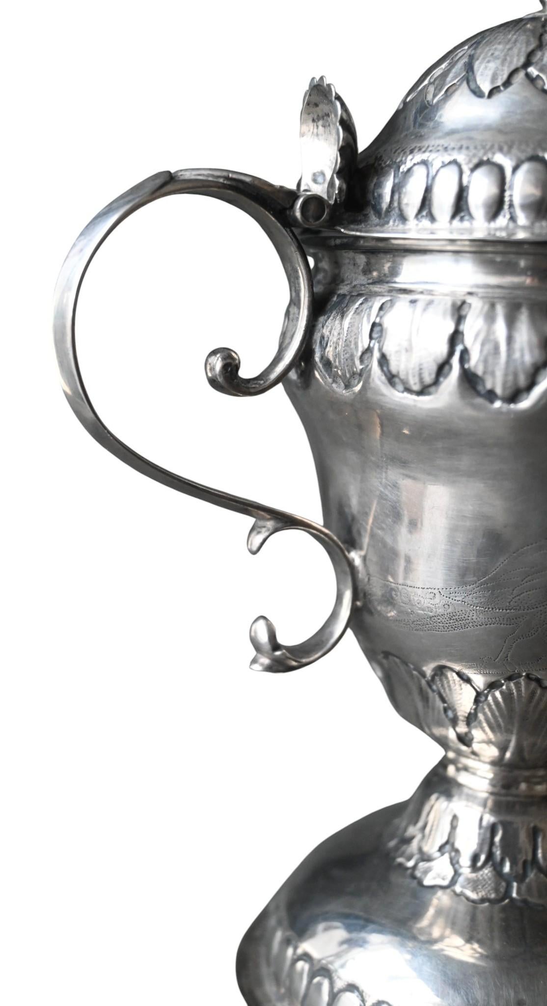 Paar Gewürzkannen aus Silber - Mathieu Guillaume, Lüttich, CIRCA 1785-1790 (18. Jahrhundert) im Angebot