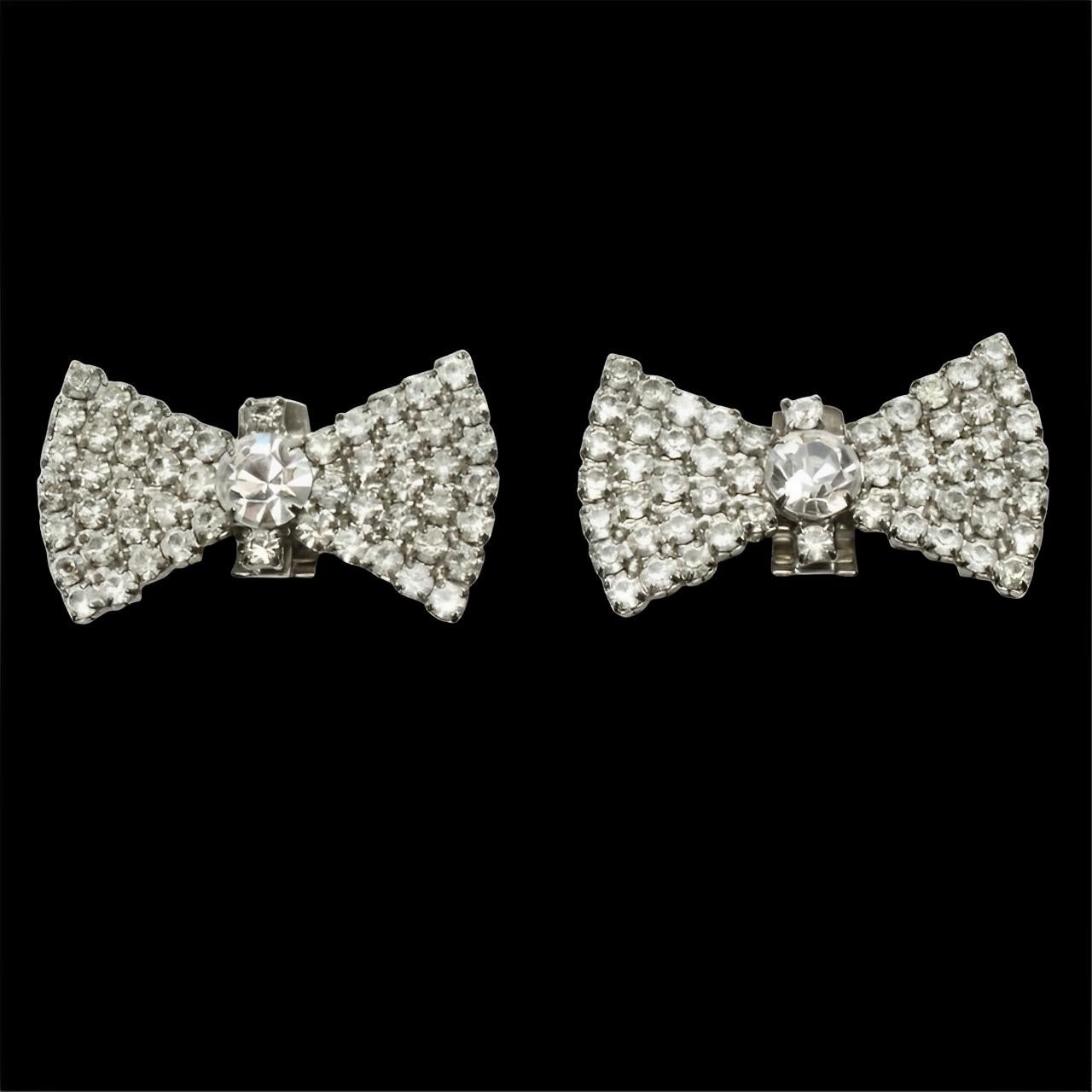 da uomo o donna Coppia di fermascarpe con fiocco in tonalità argento e cristalli in vendita