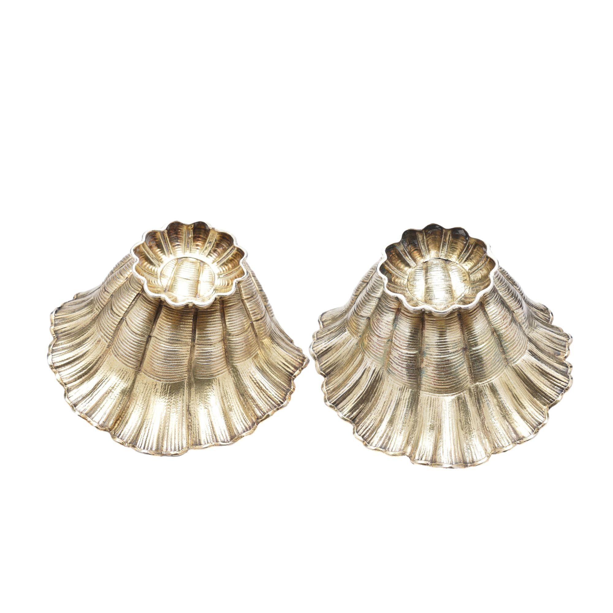 Pair of silver vermeil shell form open salts by Wilkens, c. 1880 6