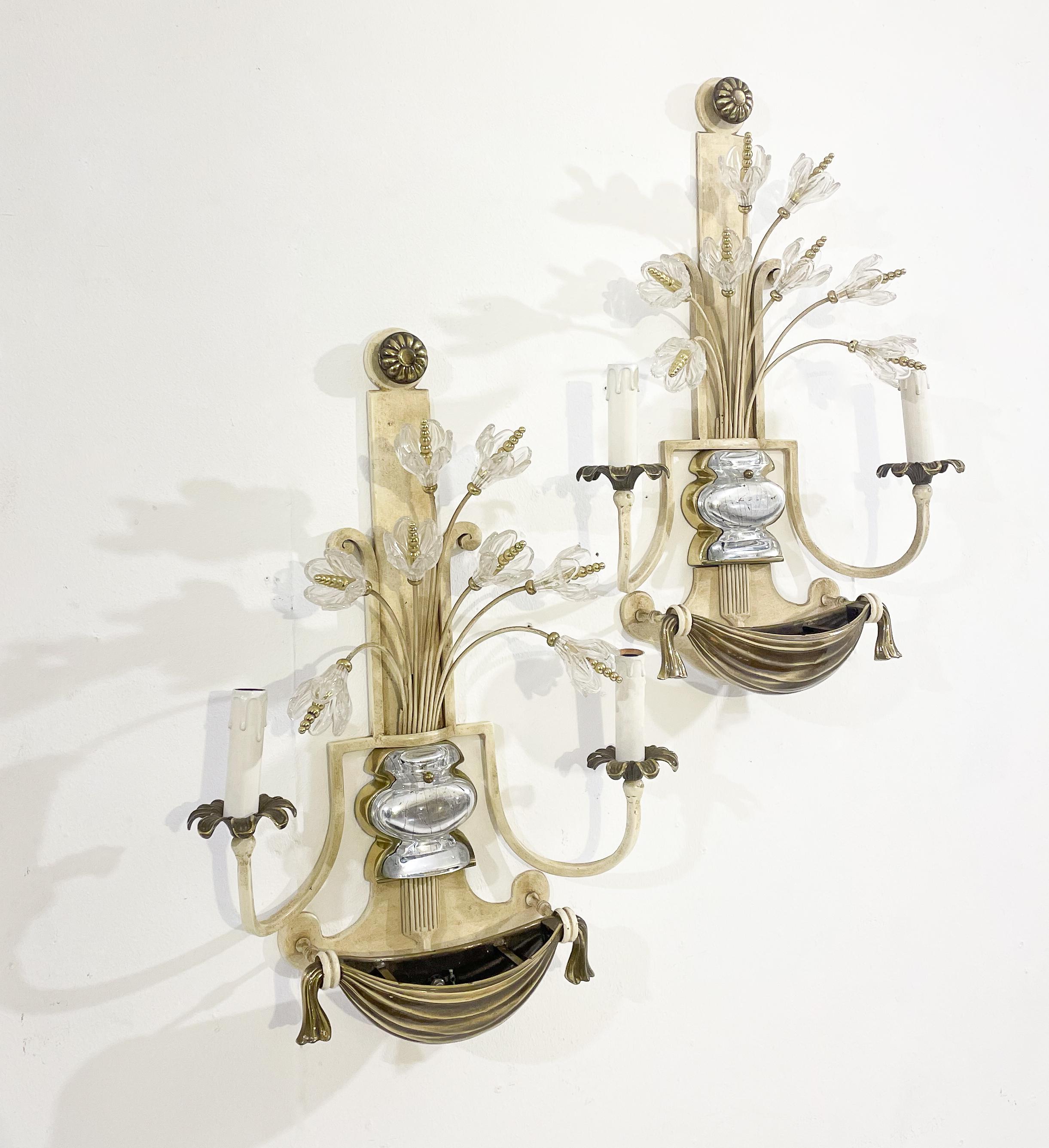 Mid-20th Century Pair of Silver Wrought Iron And Glass Wall Lights by Banci , Italy, 1940s For Sale