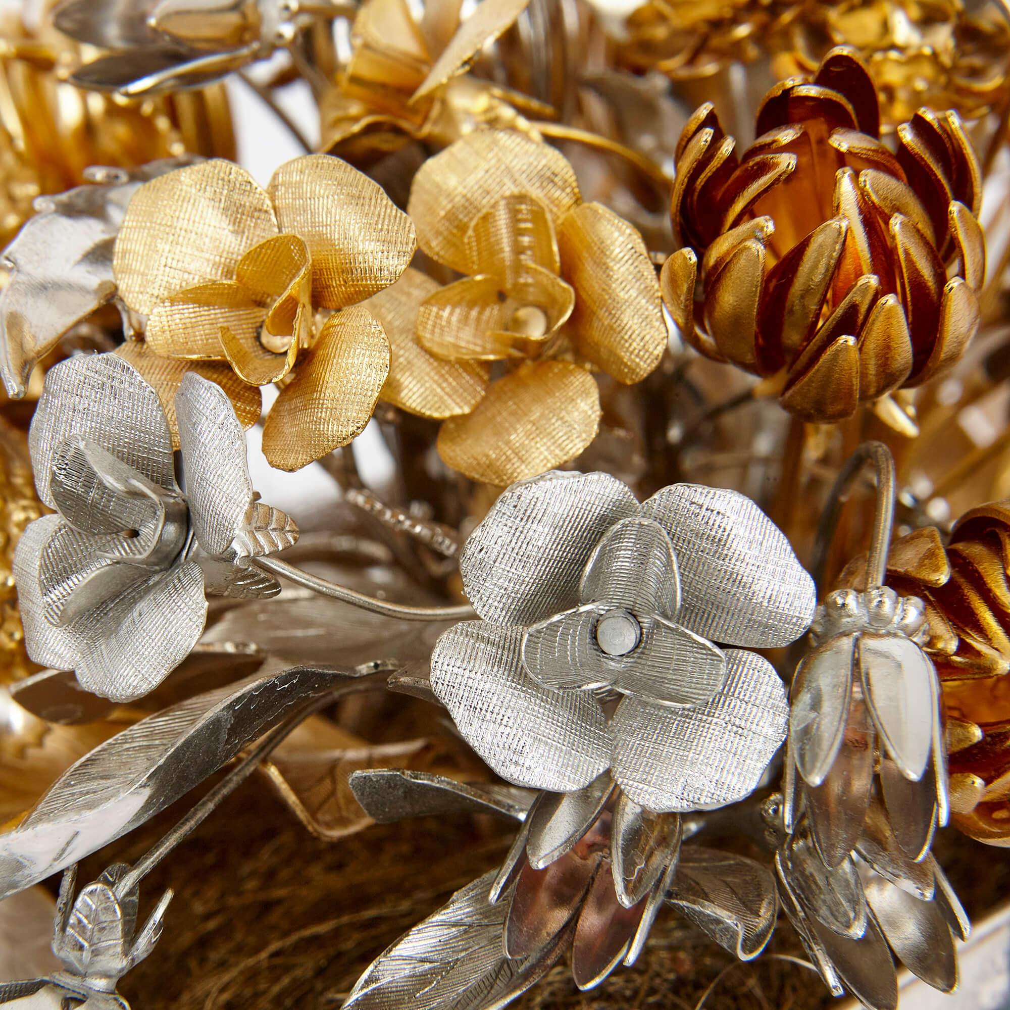 Paar versilberte und vergoldete ''Fleurs des Siècles'' Blumenmodelle von Gorham im Zustand „Hervorragend“ im Angebot in London, GB