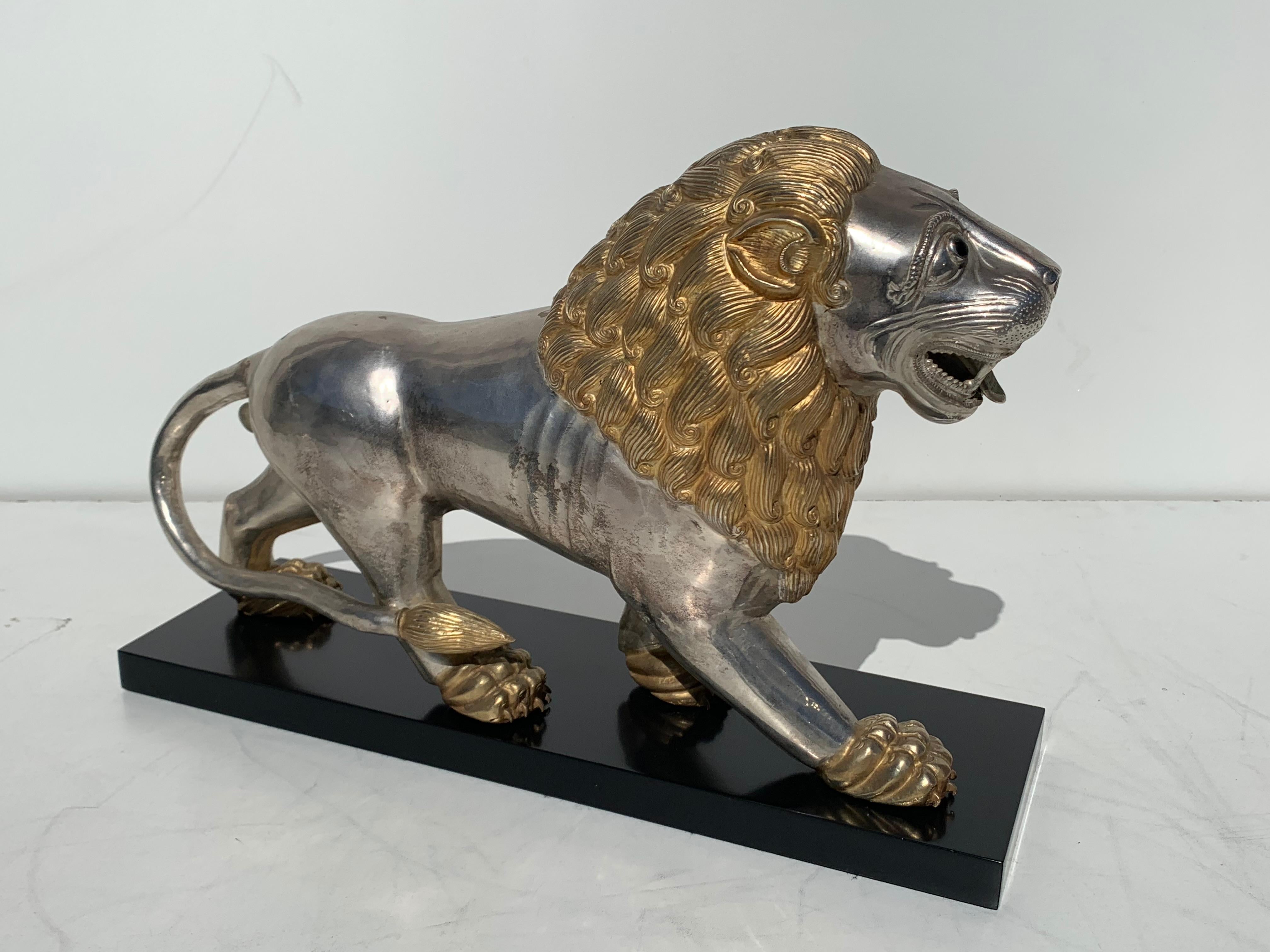 Anglo-Indian Pair of Silvered Brass Anglo Indian Lion Sculptures Bookends For Sale