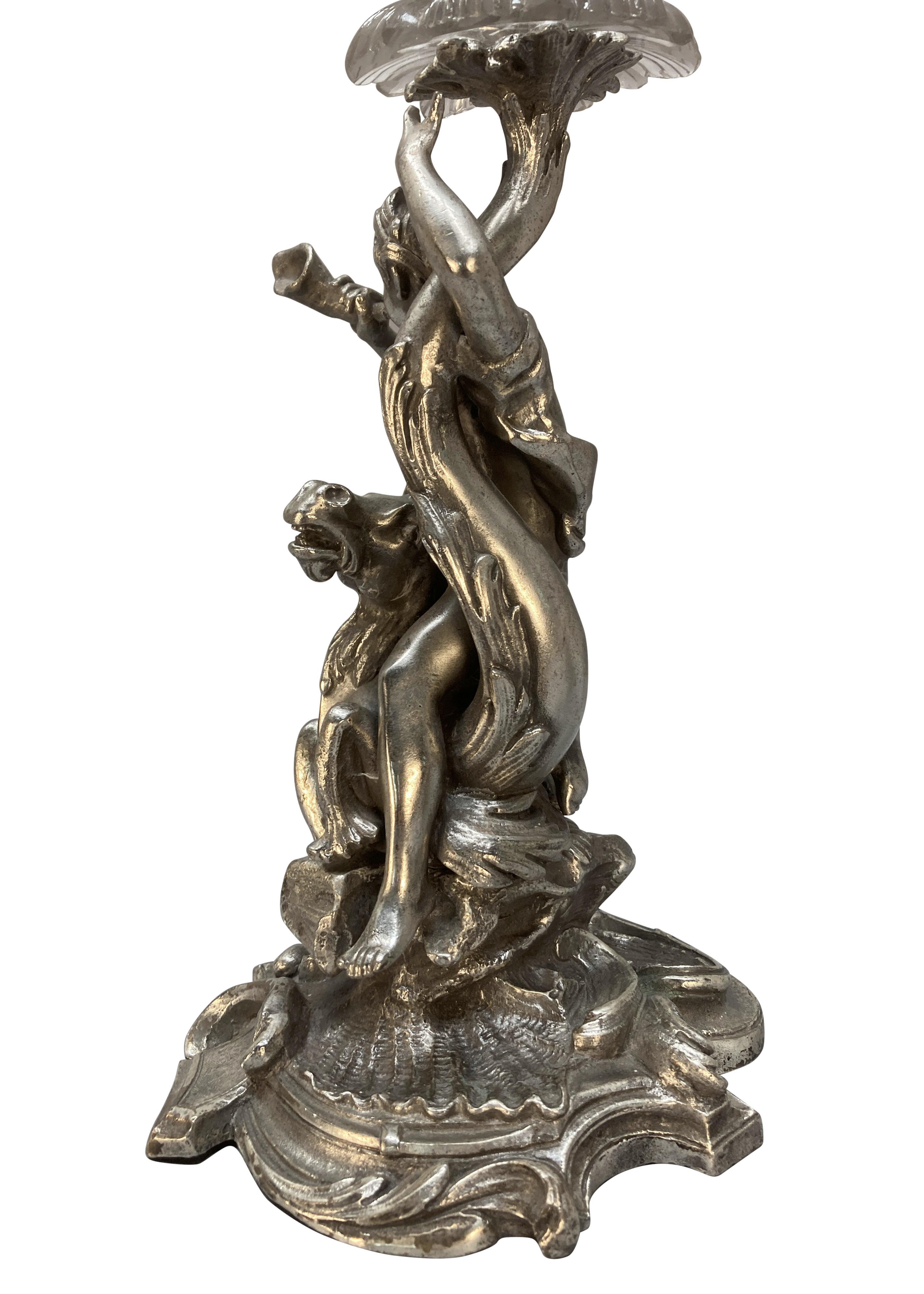 Inizio XX secolo Coppia di candelieri in bronzo argentato raffiguranti Tritone e Nereide in vendita