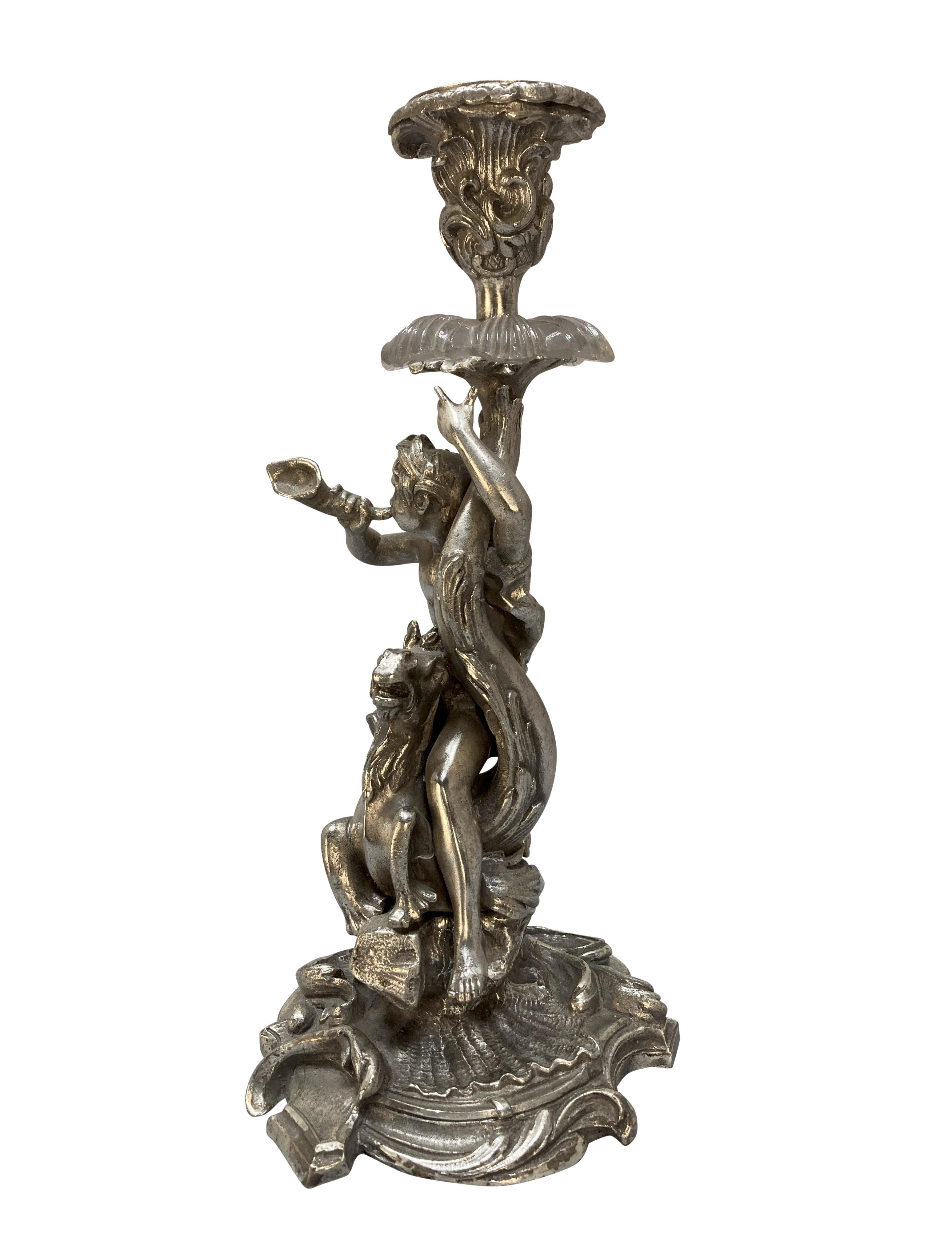 Bronzo Coppia di candelieri in bronzo argentato raffiguranti Tritone e Nereide in vendita