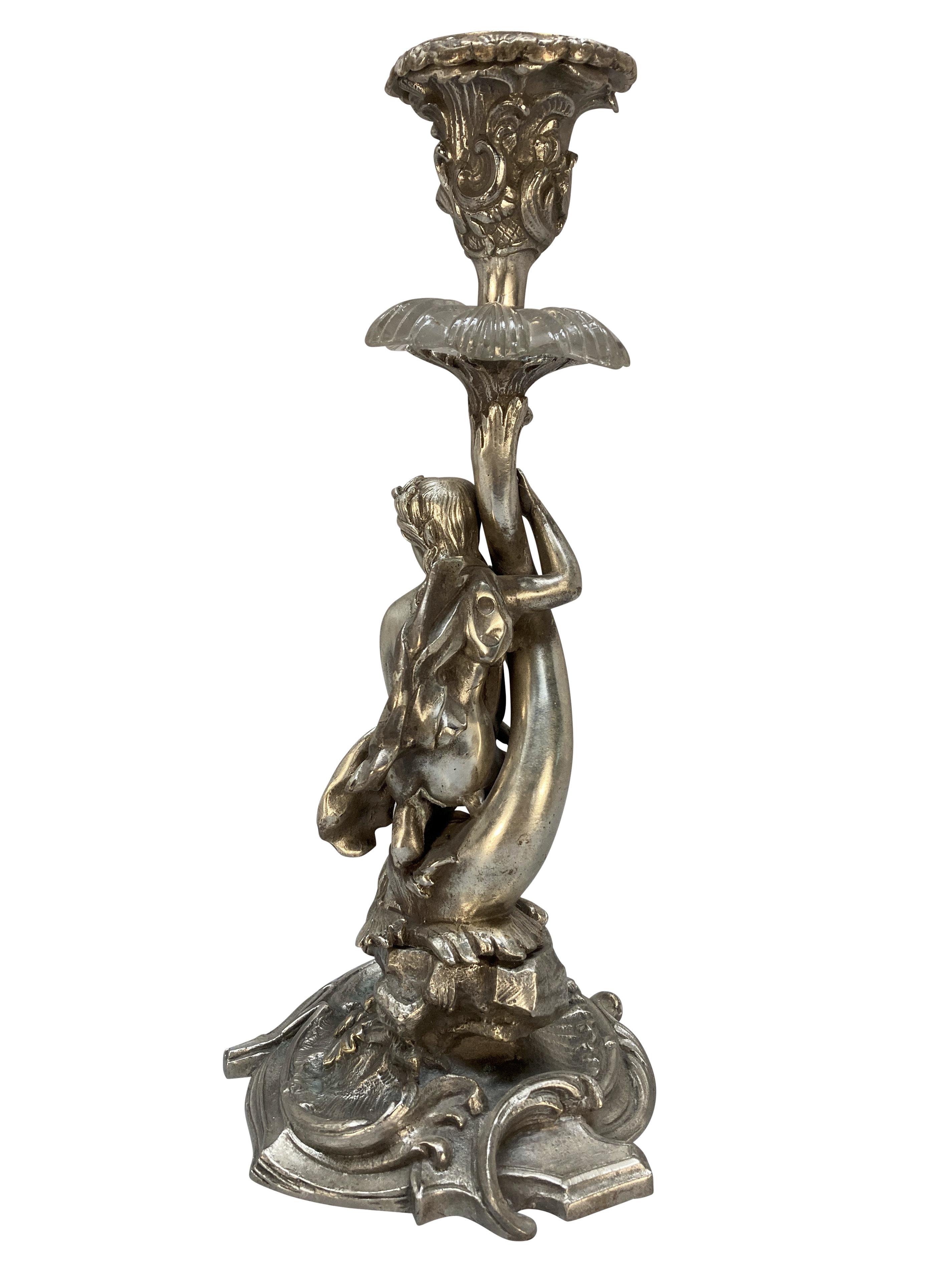 Coppia di candelieri in bronzo argentato raffiguranti Tritone e Nereide in vendita 1