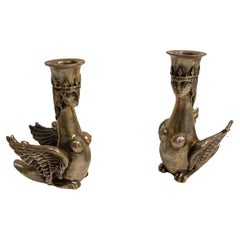 Paar versilberte Bronze-Kerzenständer im neoklassischen Stil