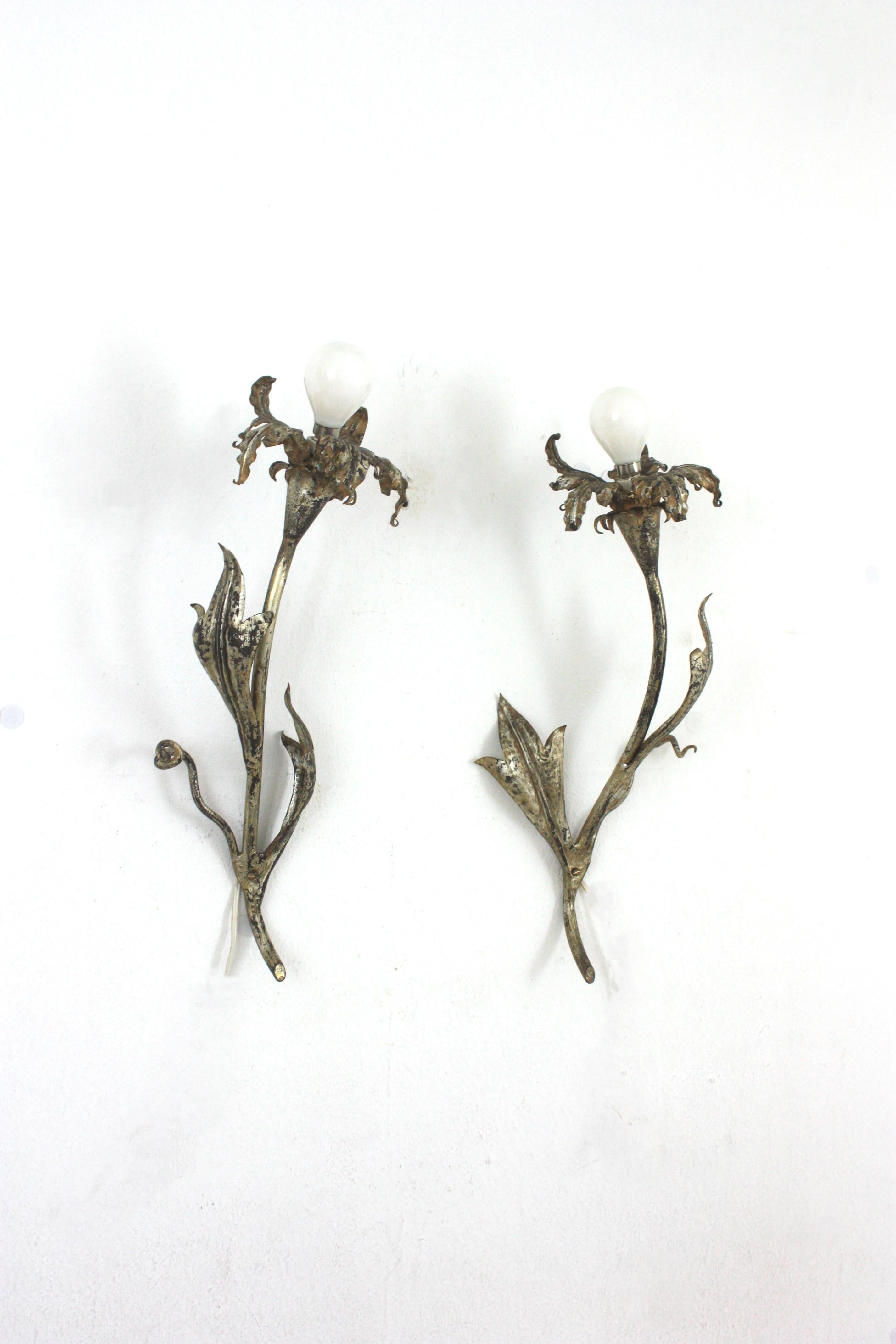 Paire d'appliques murales à fleurs argentées, Hollywood Regency Bon état - En vente à Barcelona, ES