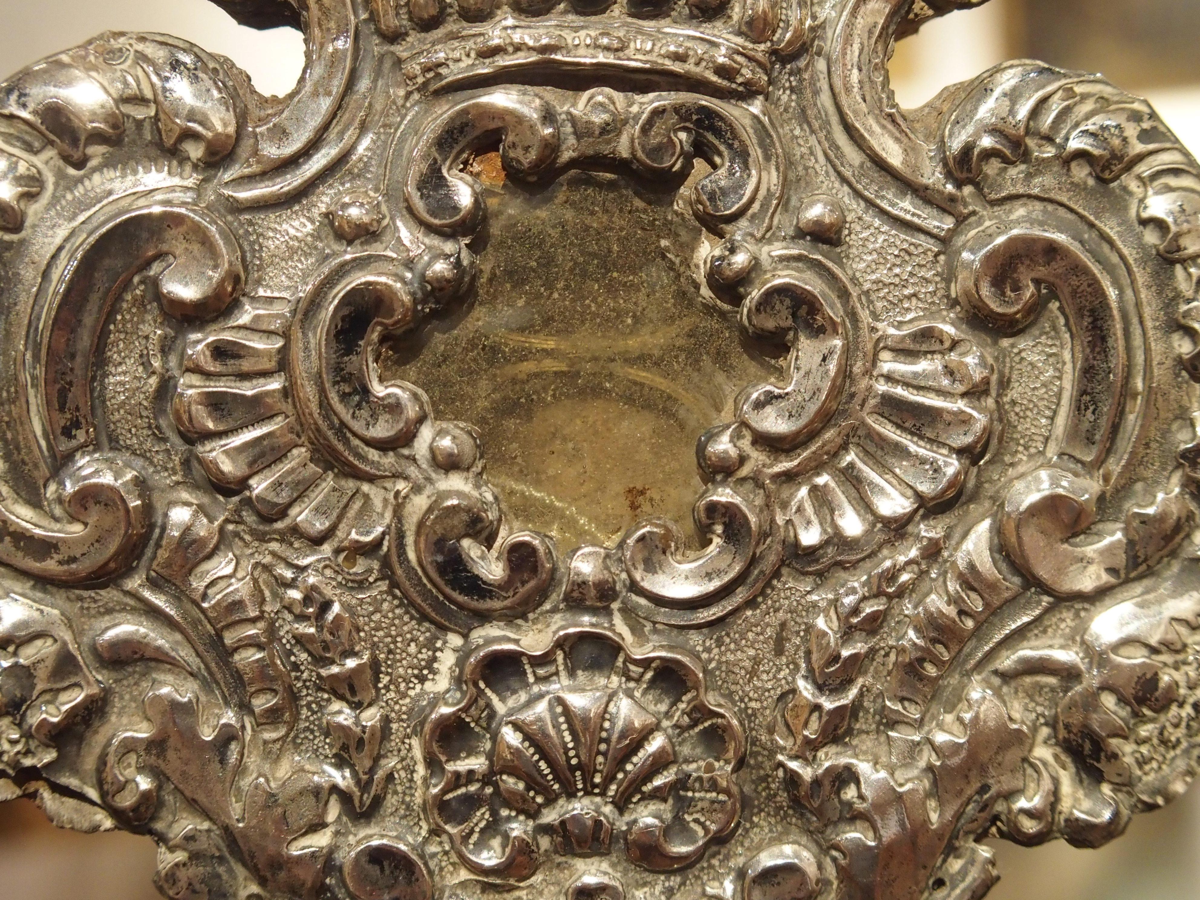 Paire de reliquaires français en bois argenté, vers 1750 en vente 4
